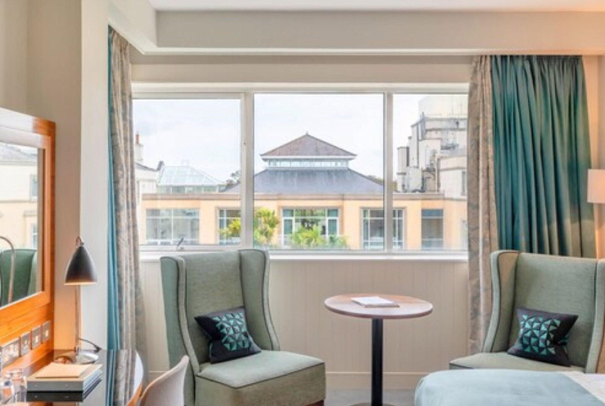 Double Deluxe King Bed