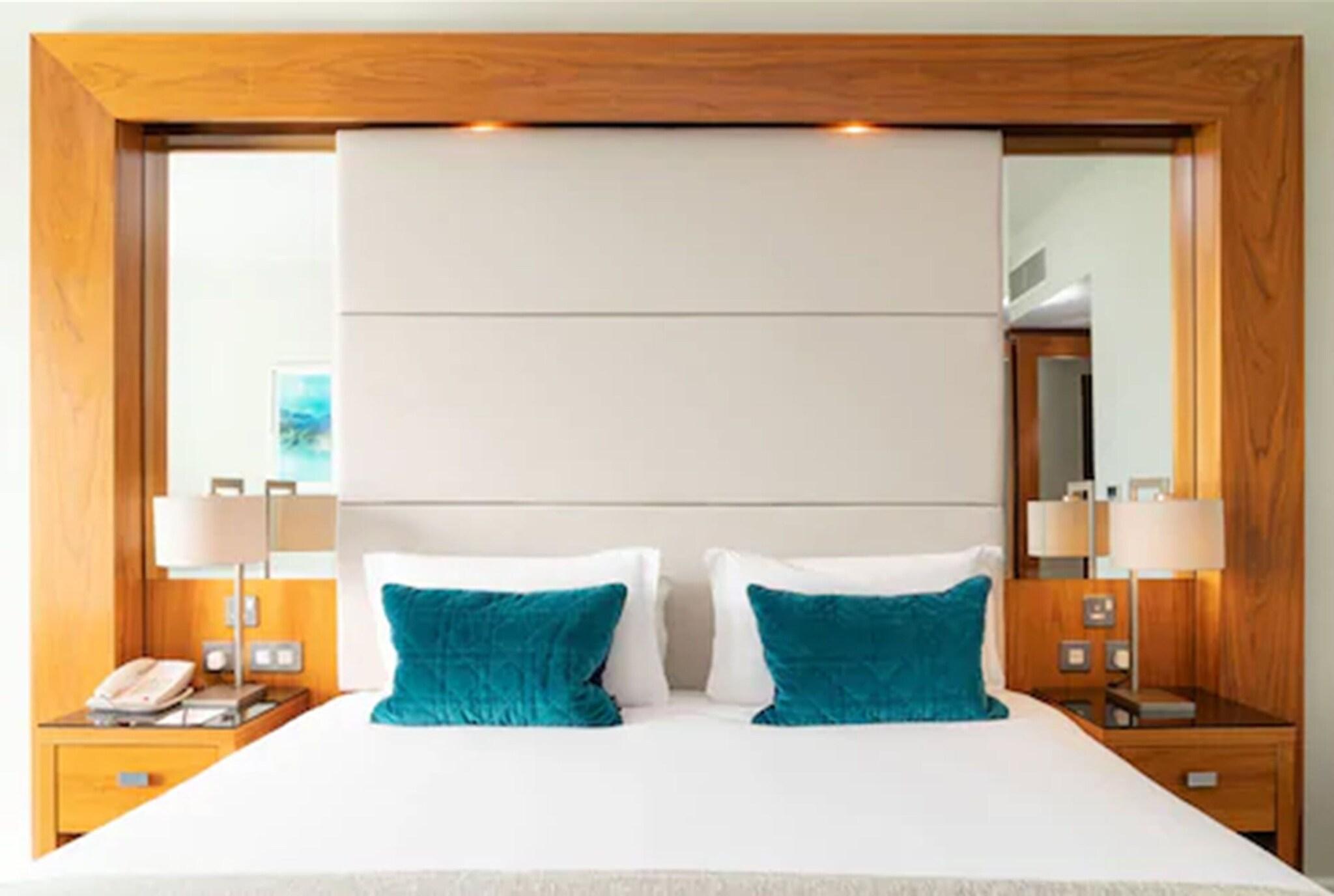 Double Deluxe King Bed