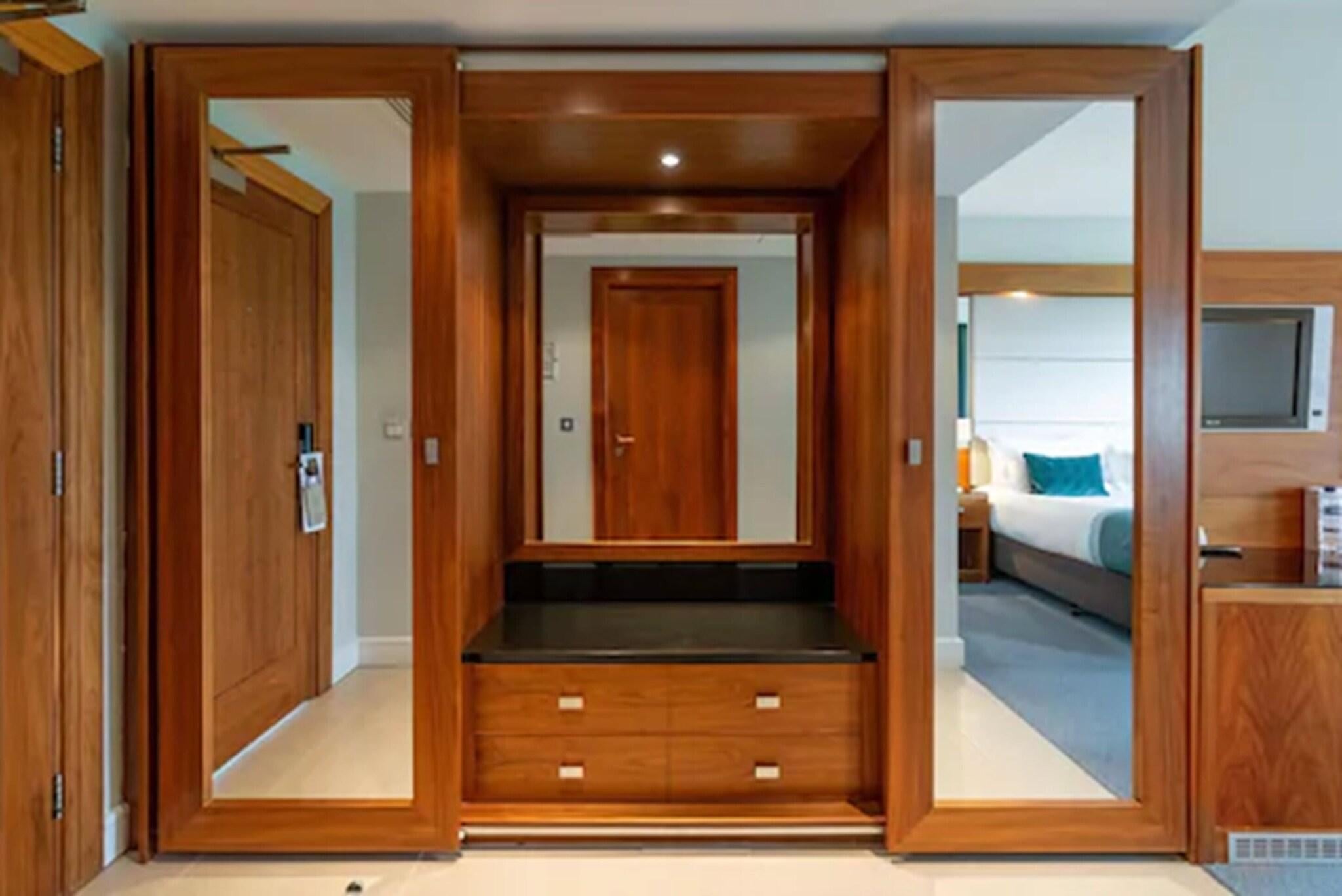 Double Deluxe King Bed