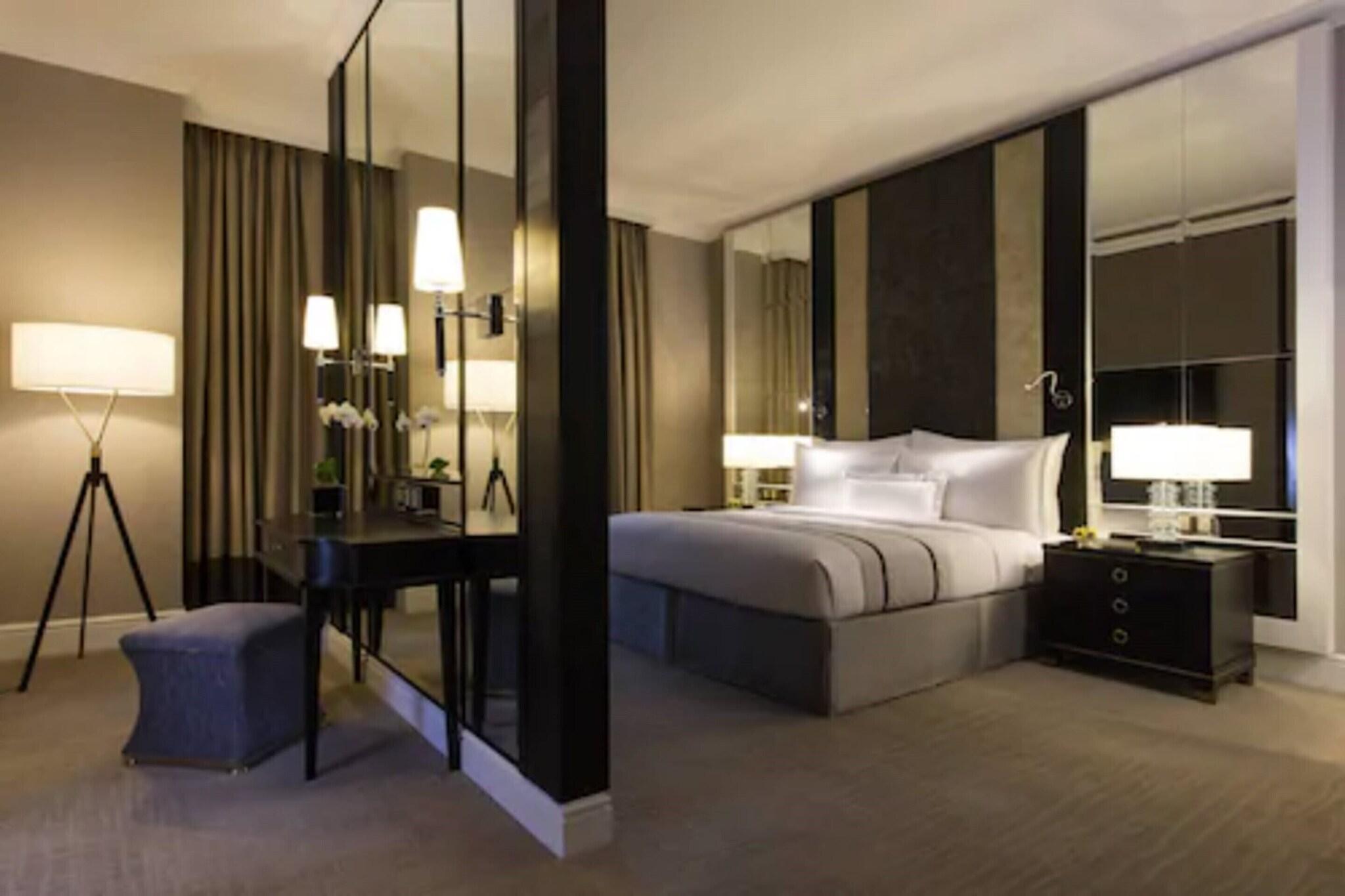 Junior Suite King Bed One Bedroom 