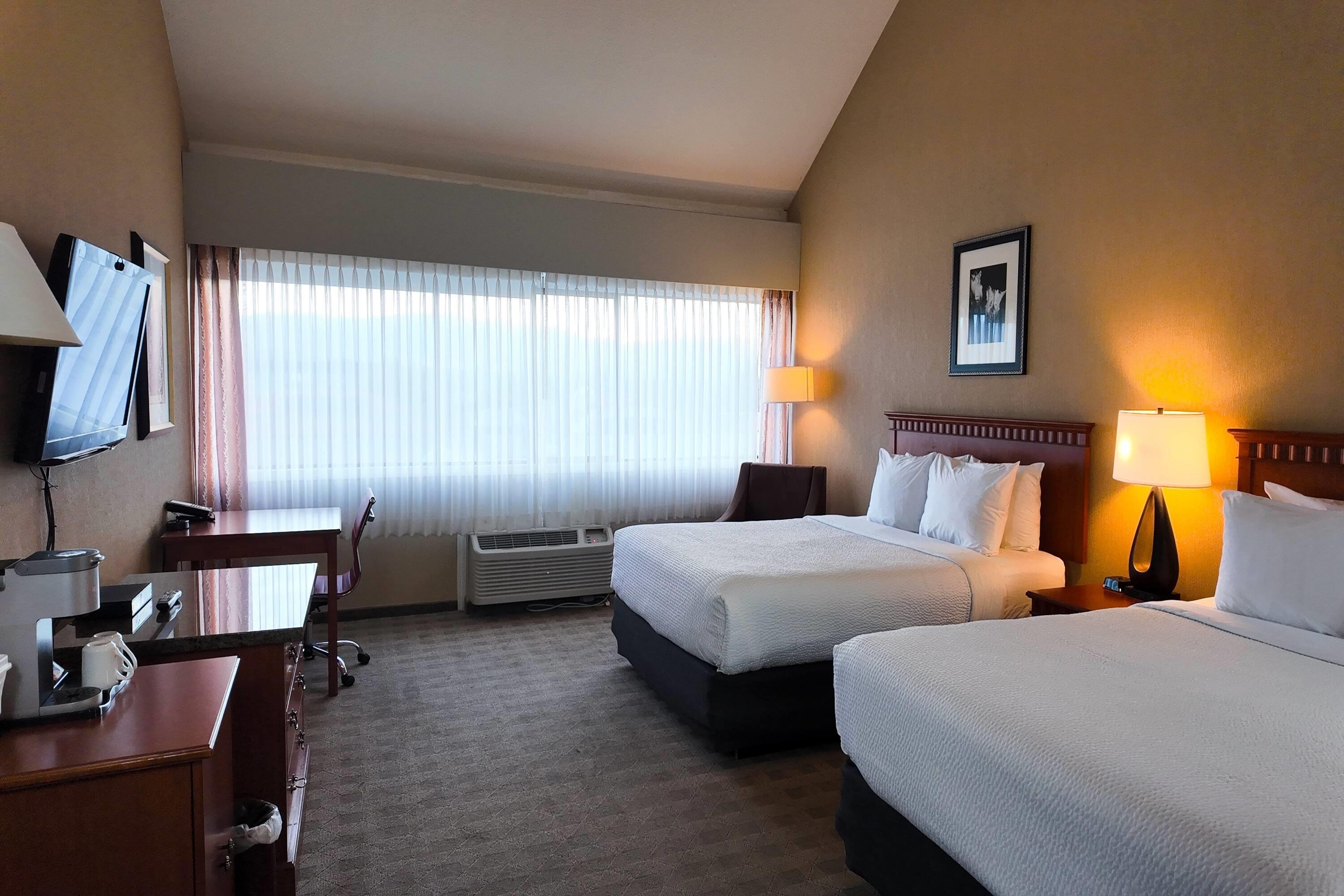 Twin Executive Queen Bed