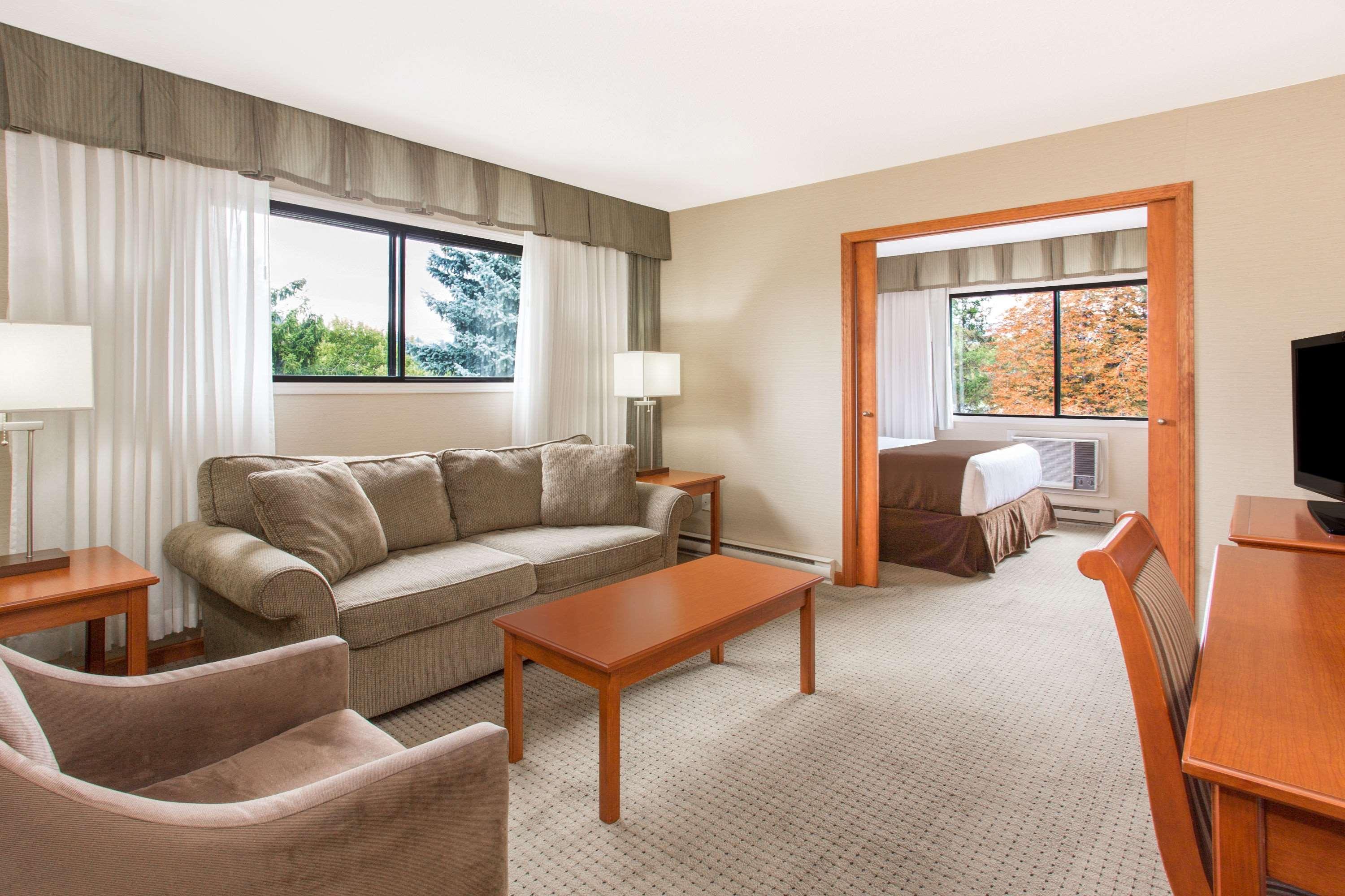 Suite Queen Size Bed