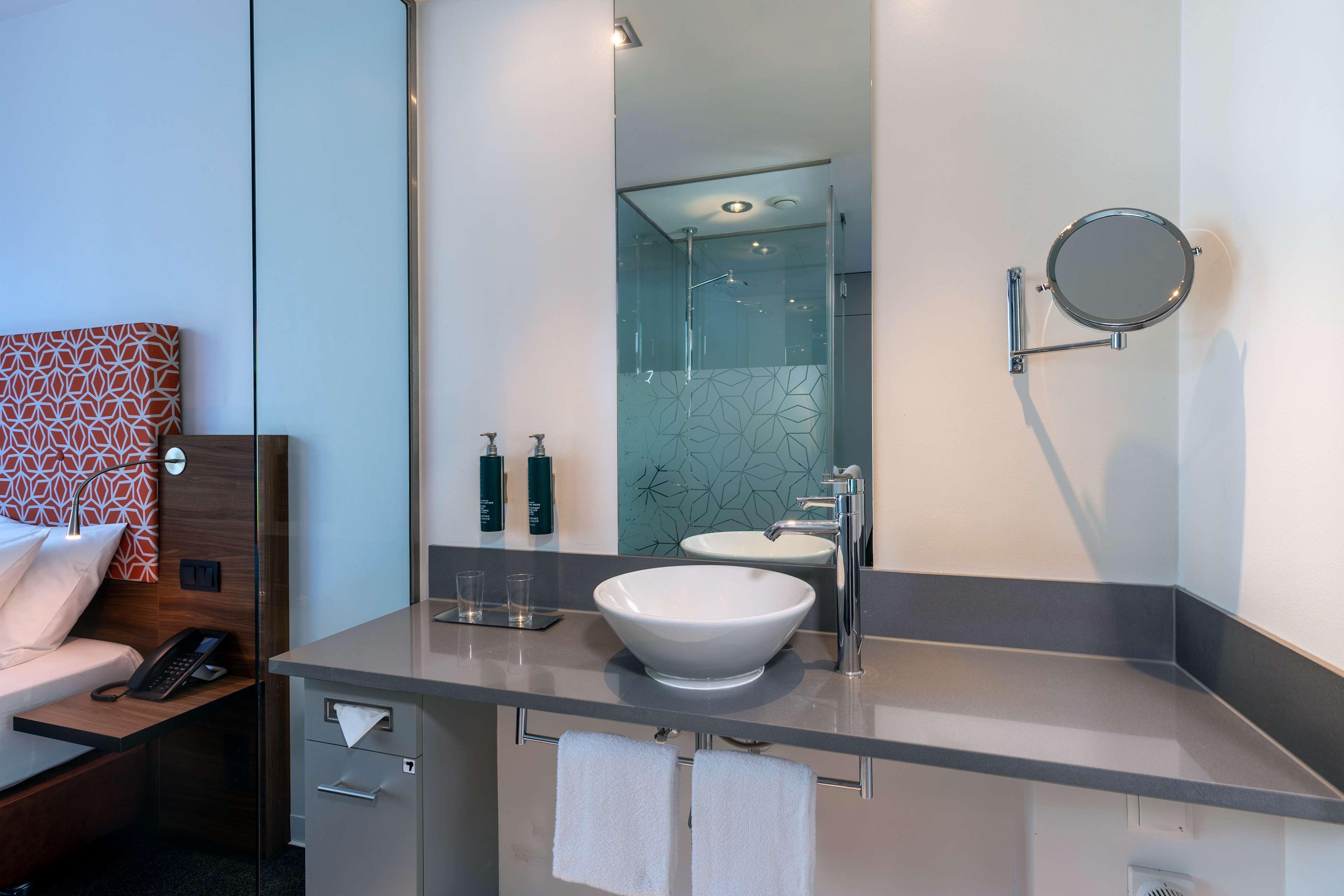 Double Deluxe Queen Bed