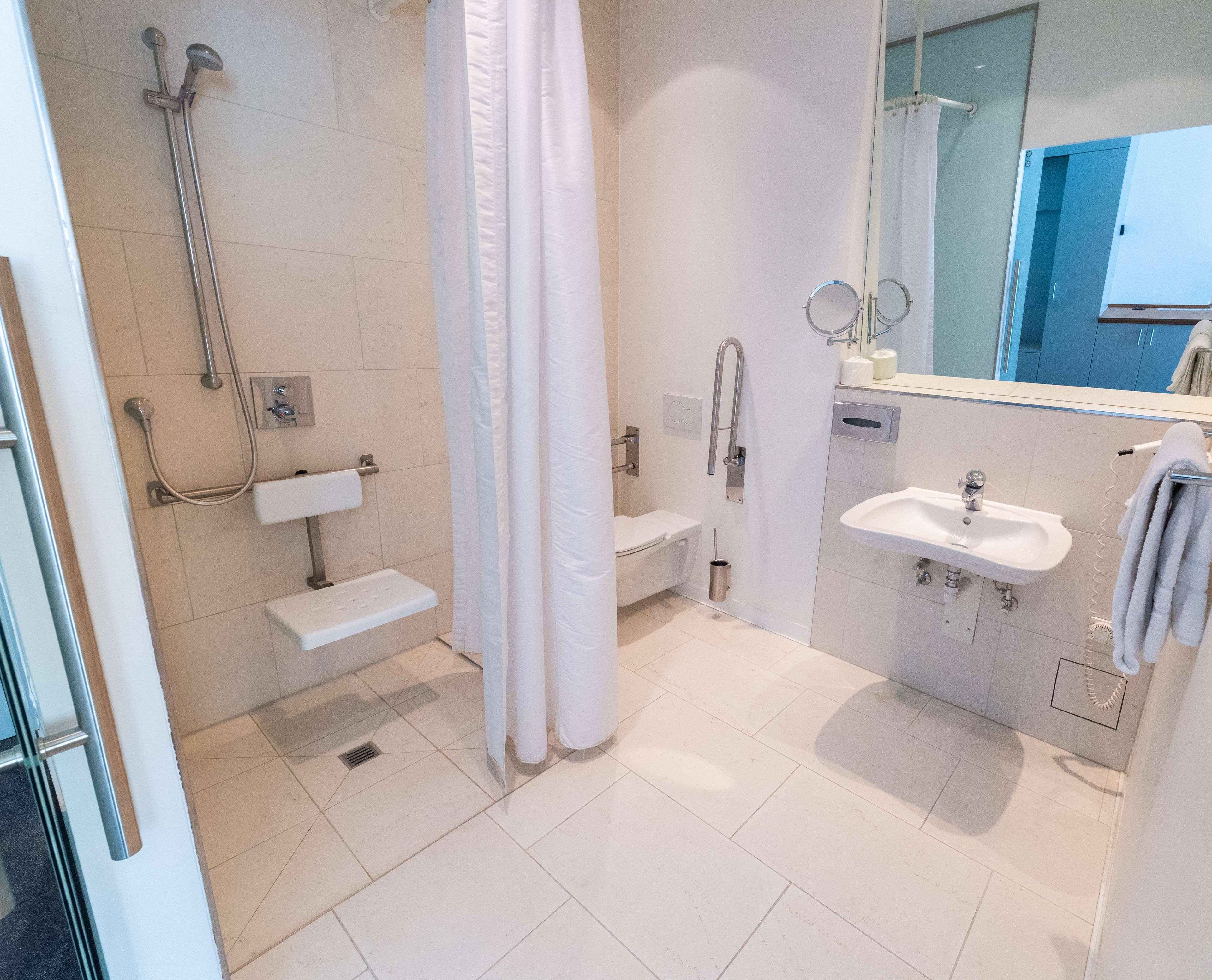 Double Accessible King Size Bed