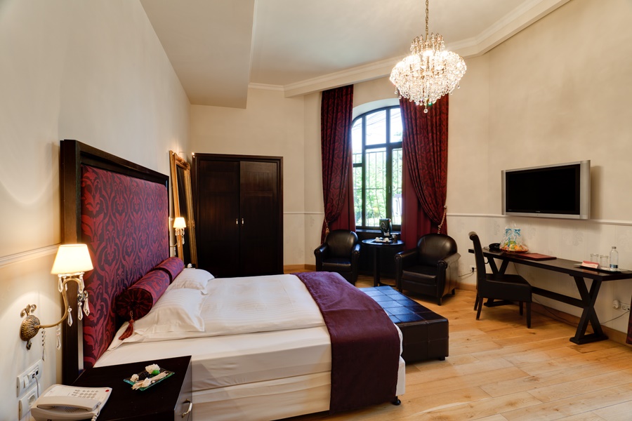 Double Single Executive