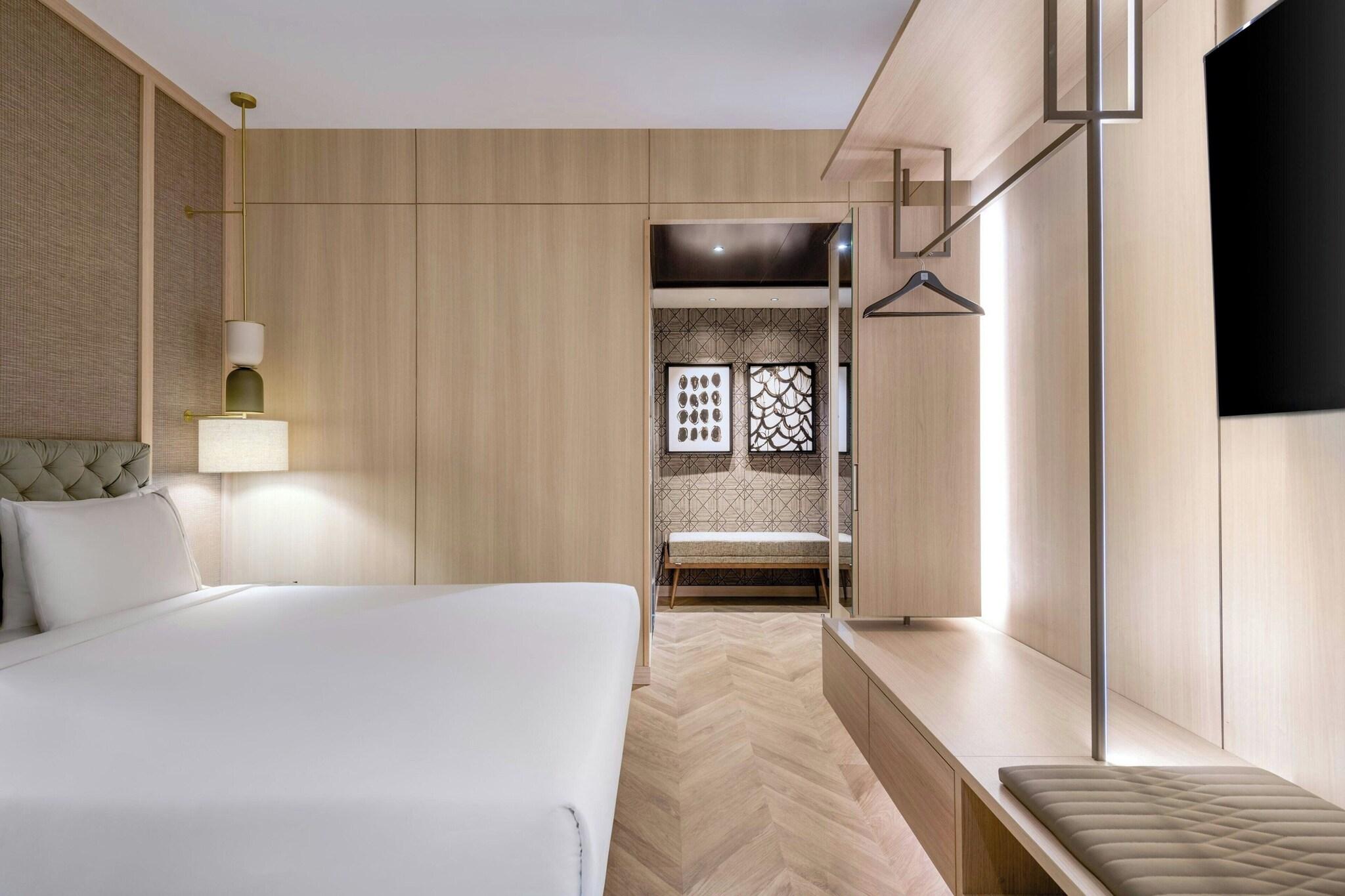 Double City View King Bed