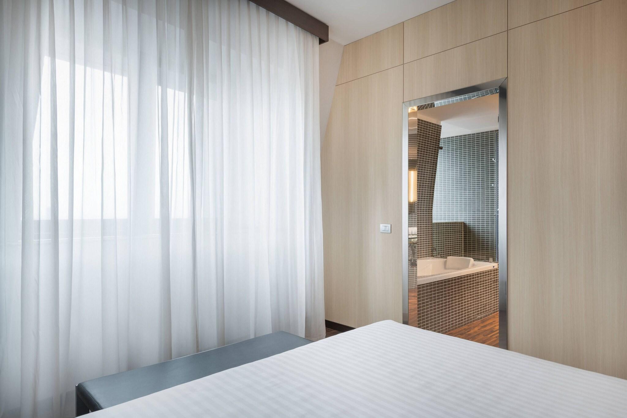 Double Queen Size Bed