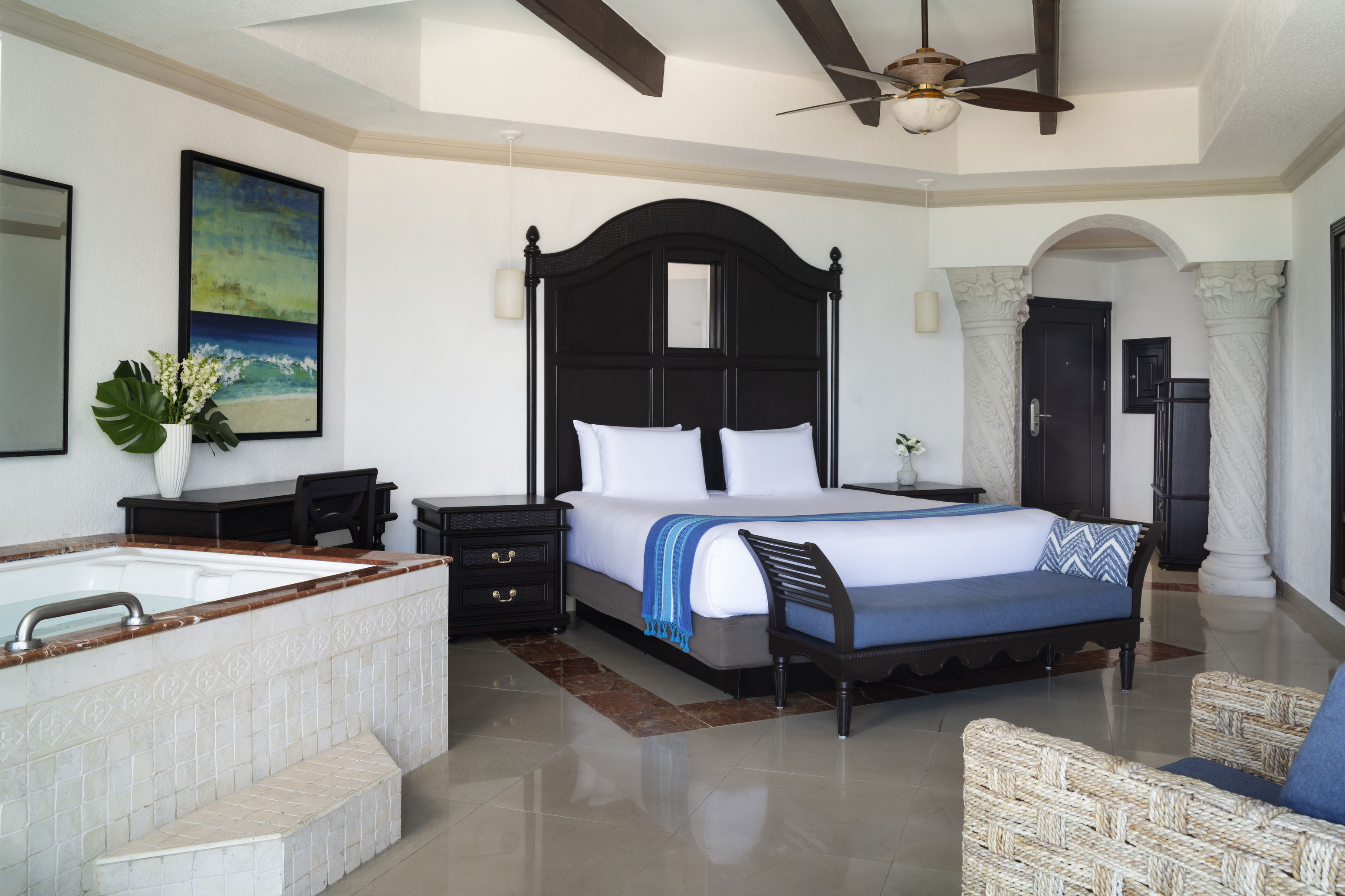 Junior Suite Ocean View King Bed