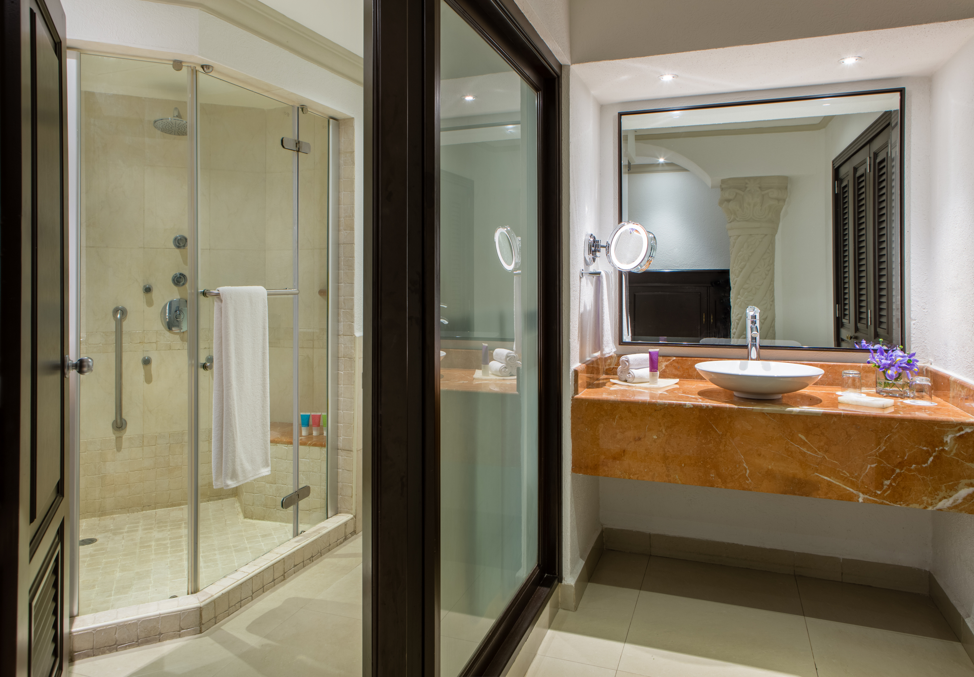 Junior Suite King Size Bed