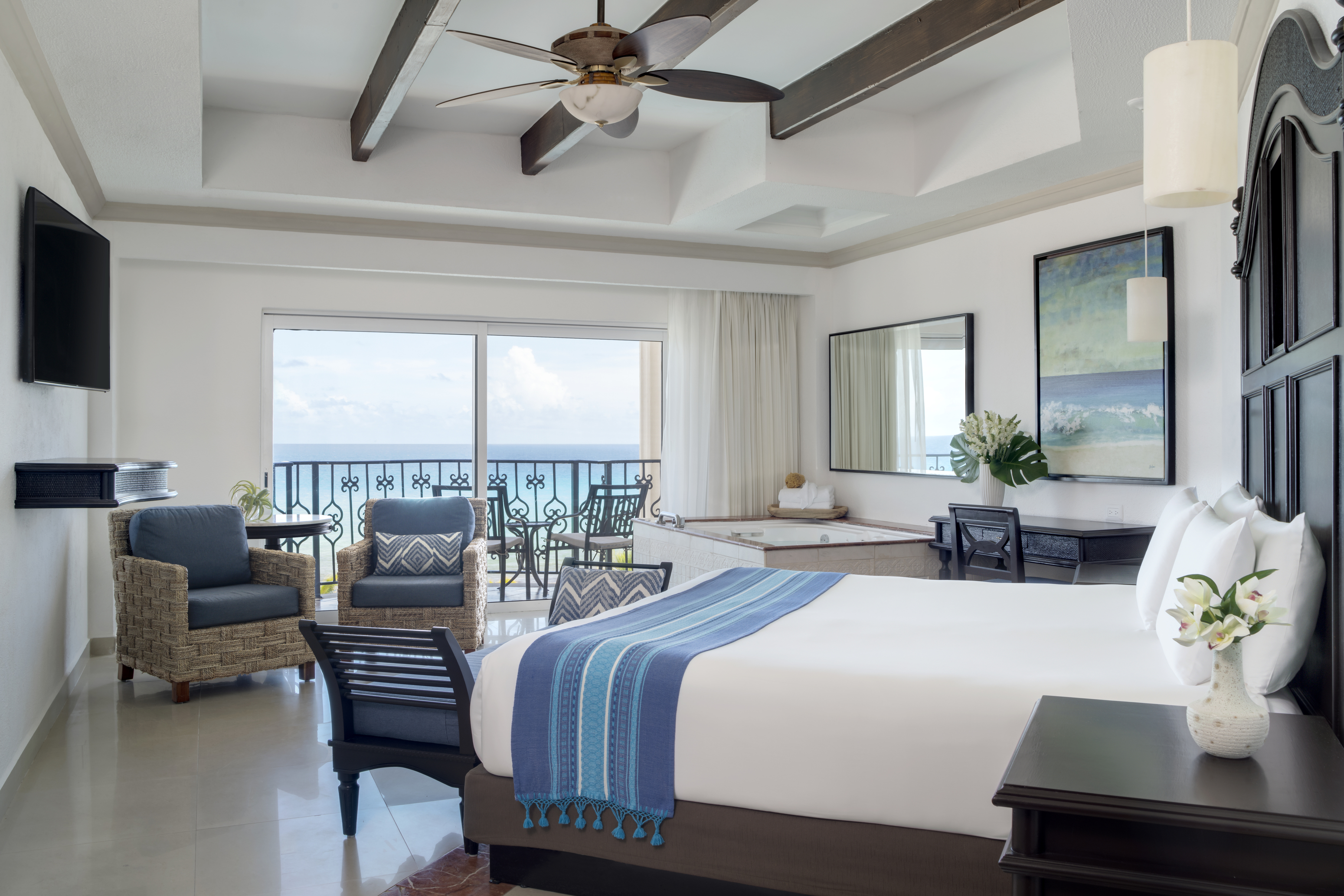 Junior Suite Ocean View King Bed