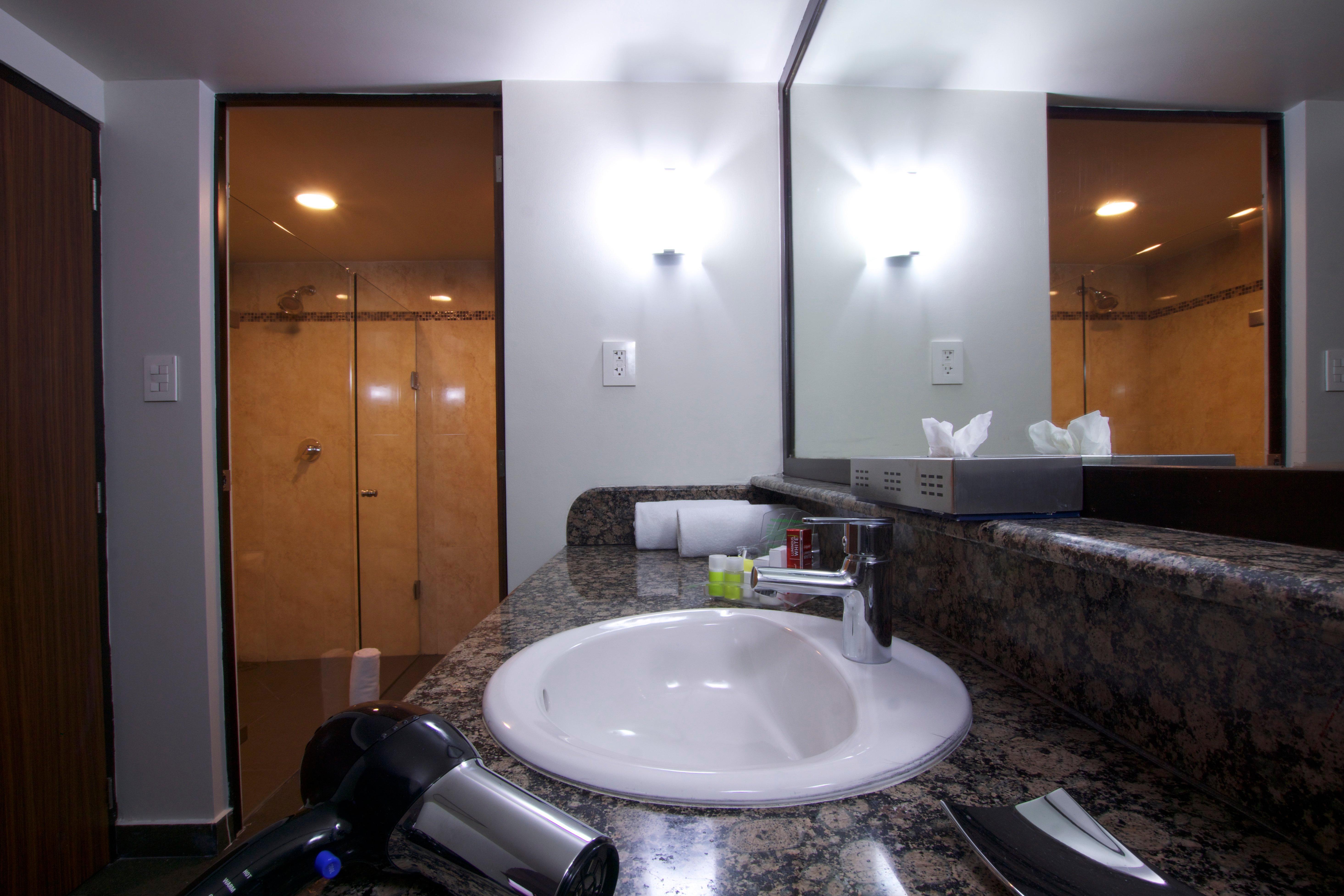 Double King Bed Non Smoking