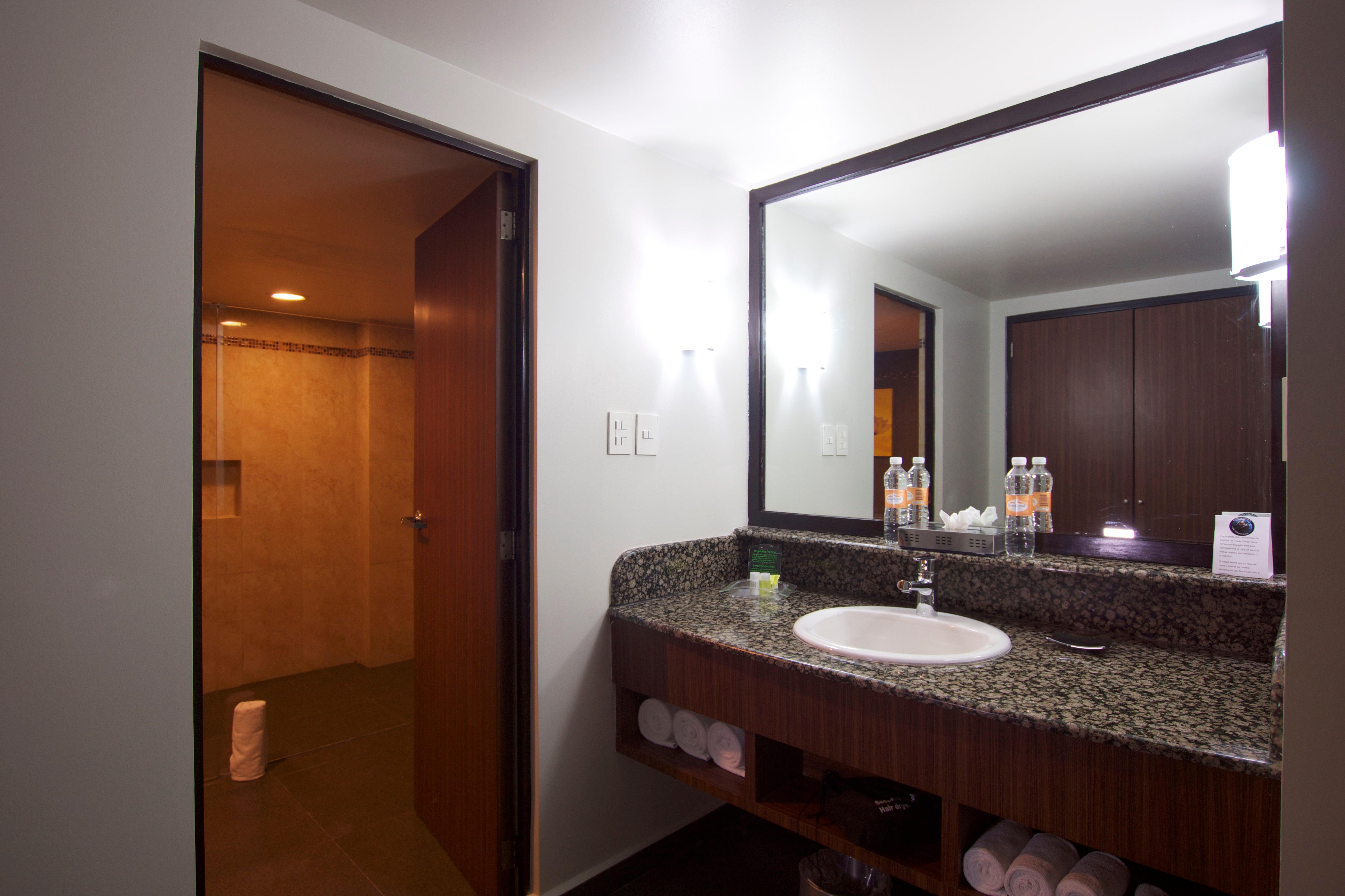 Double King Bed Non Smoking