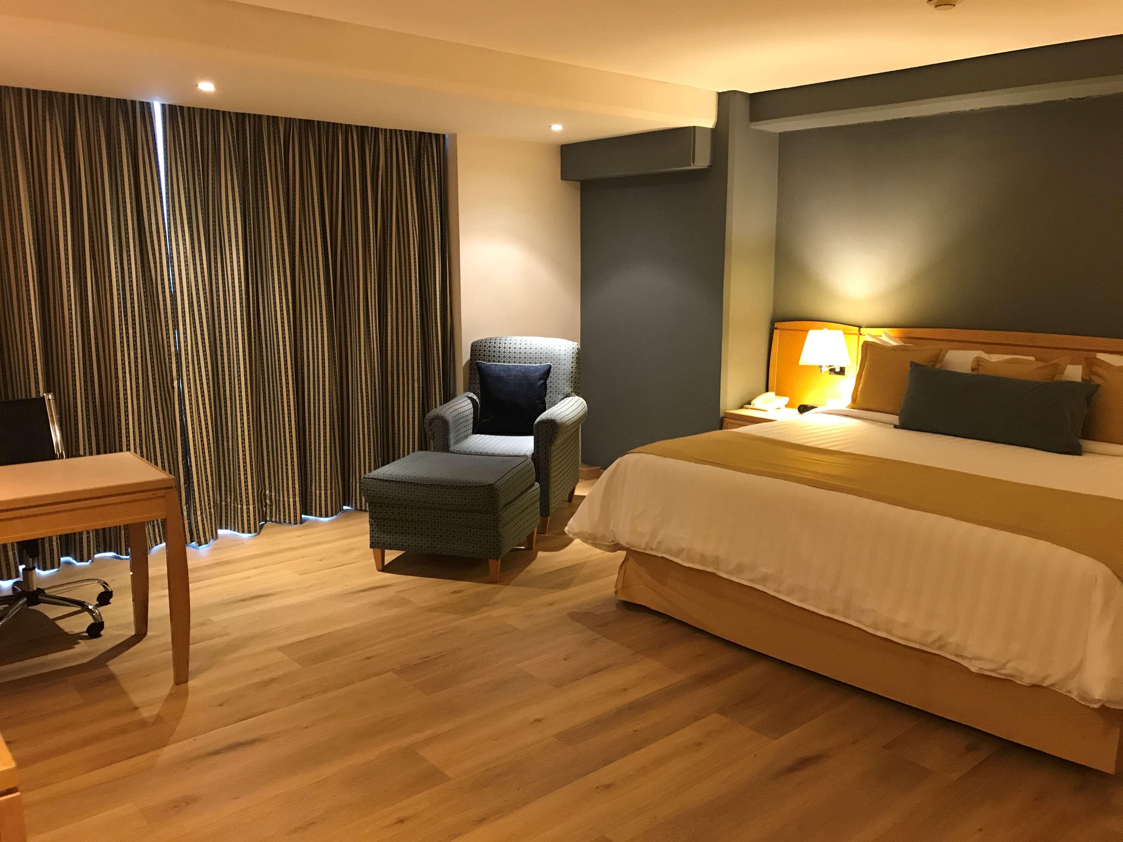 Room Premium King Bed