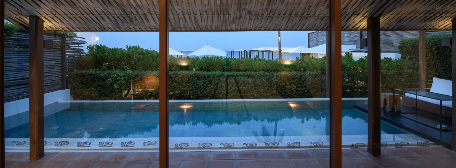 Villa Beach Front with Private Pool