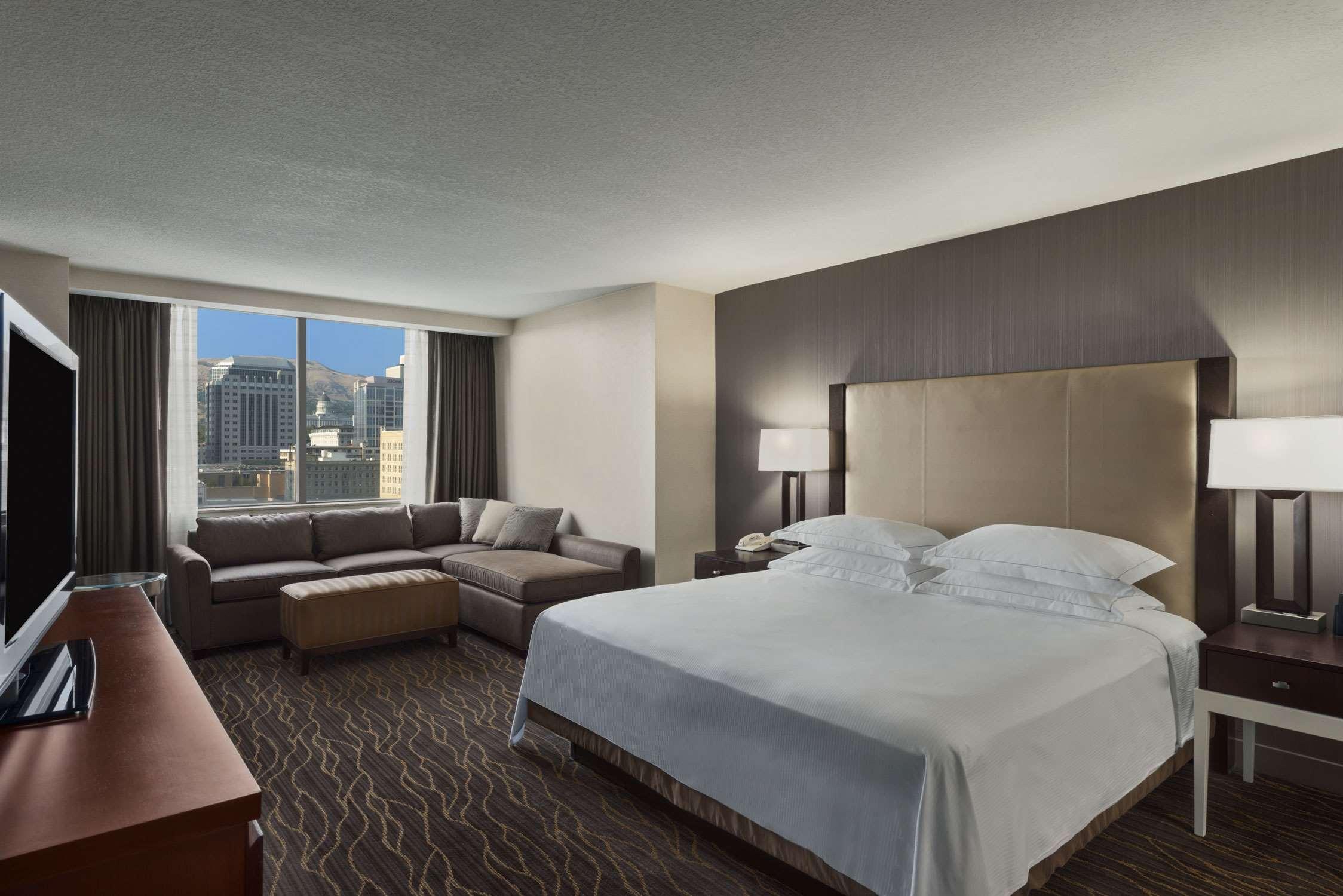 Double King Bed One Bedroom 