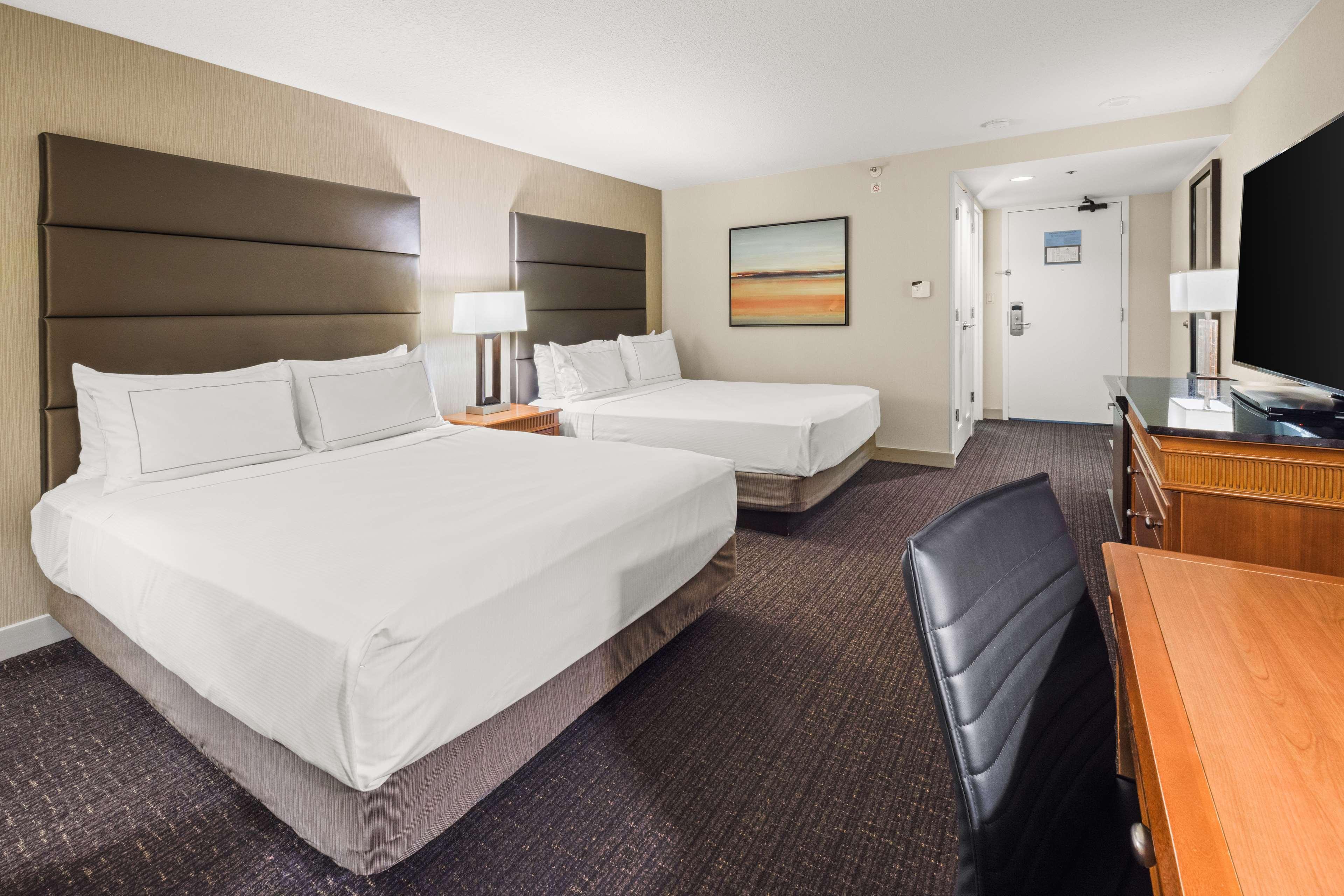 Junior Suite Accessible-two Queen Beds