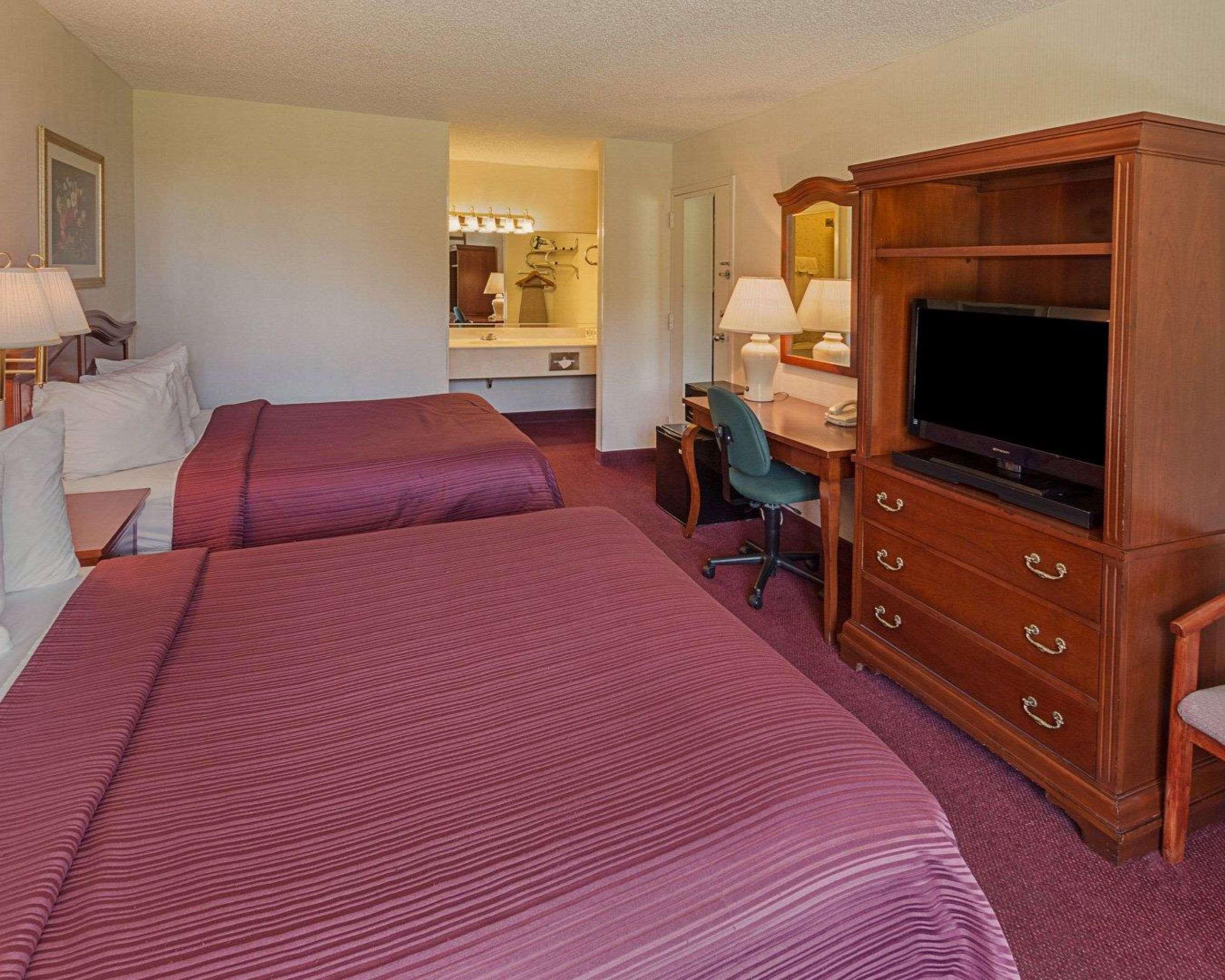 Double Two Queen Beds Non Smoking