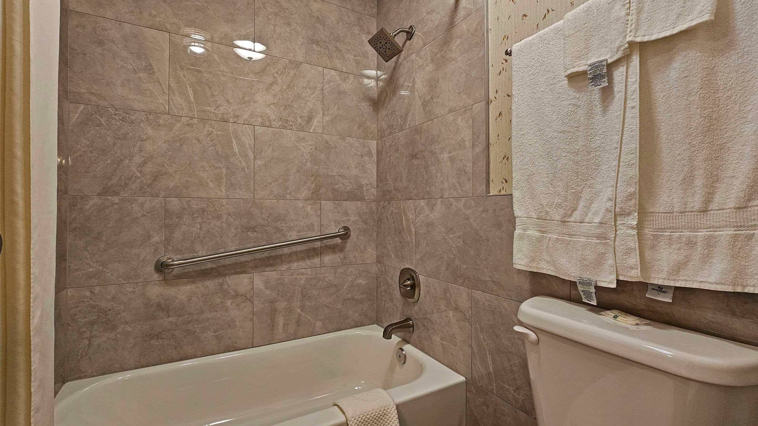 Double Queen Bed Non Smoking