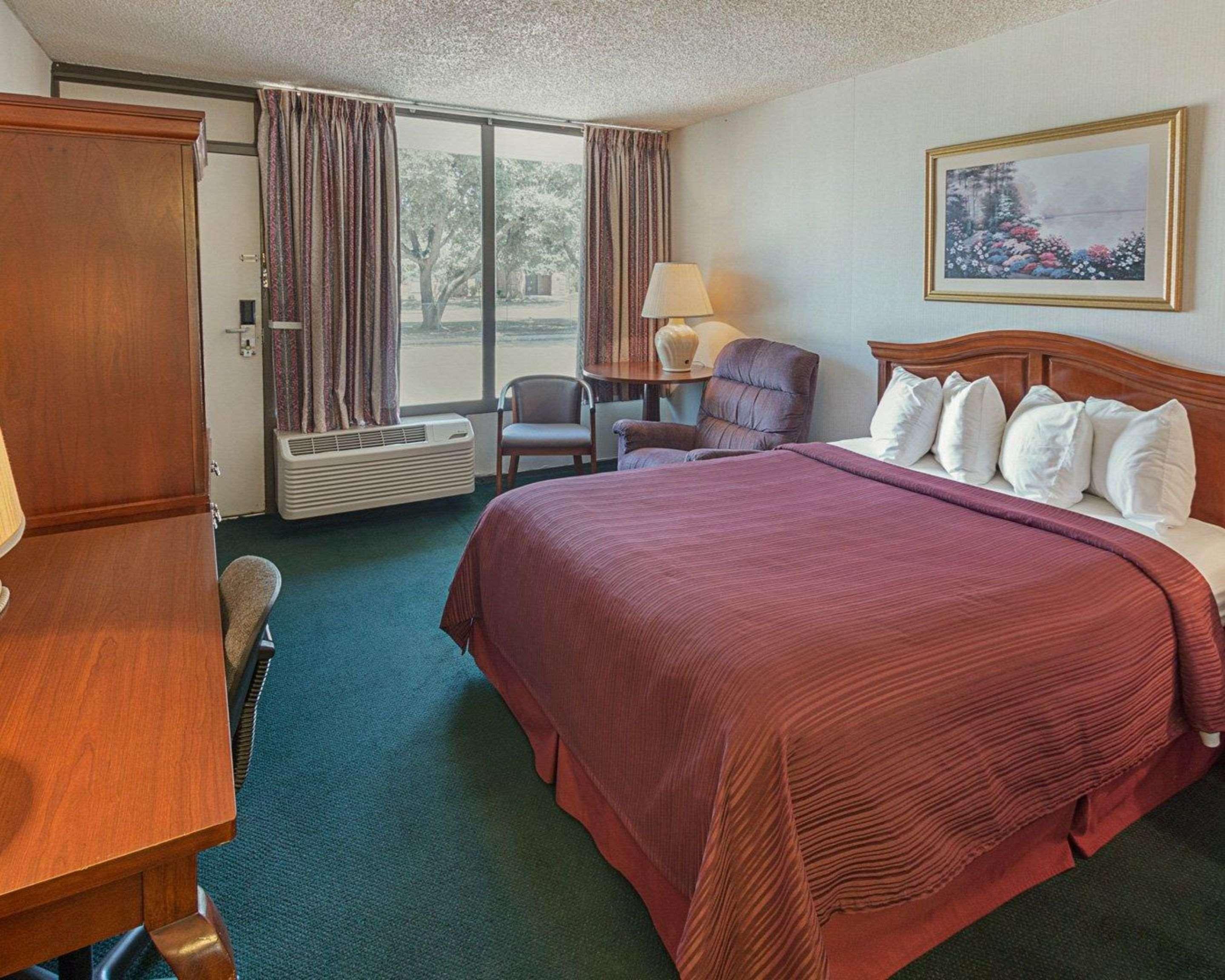 Double Queen Bed Non Smoking