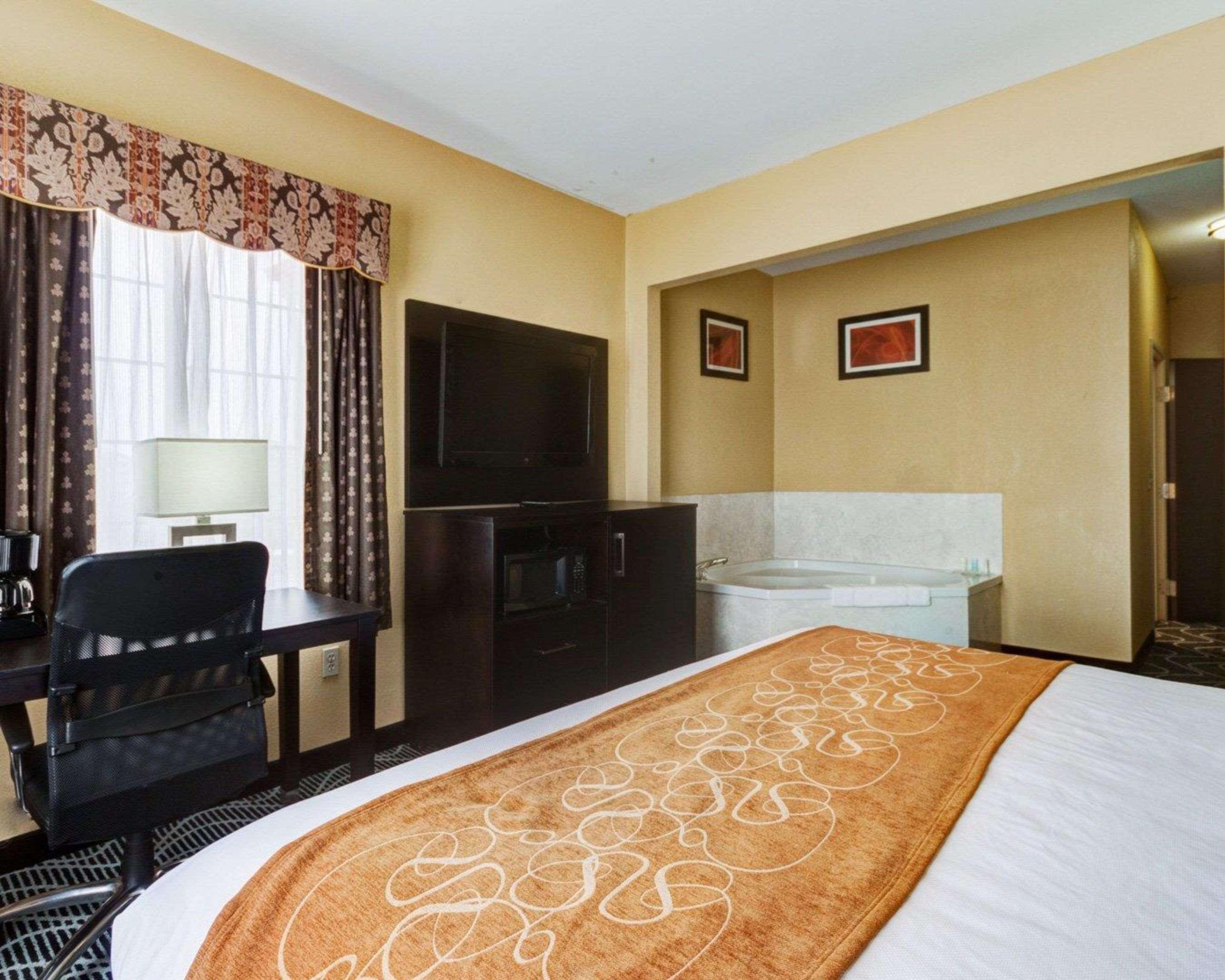 Suite Two Double Beds Non Smoking