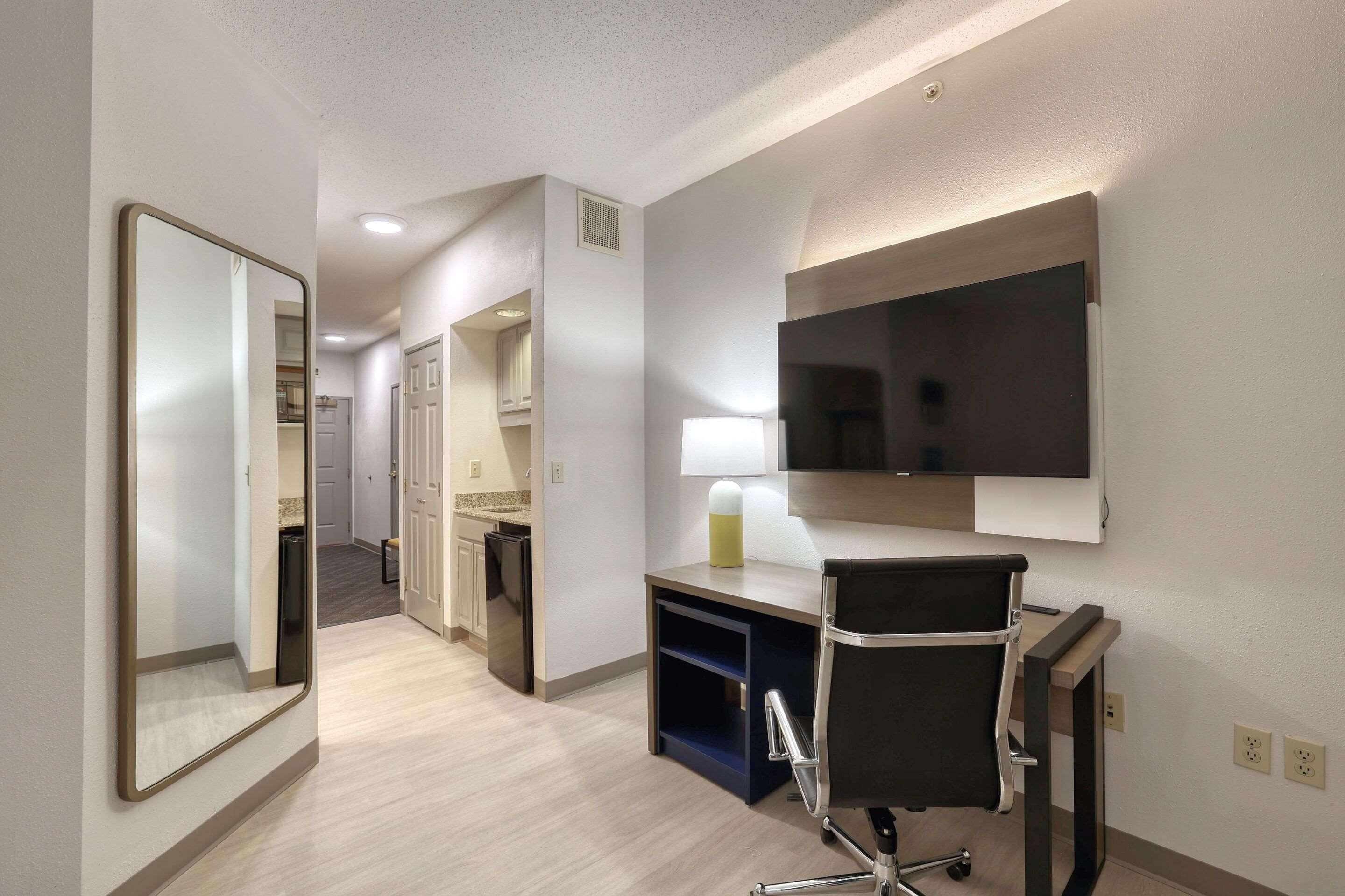 Suite Two Queen Beds Non Smoking