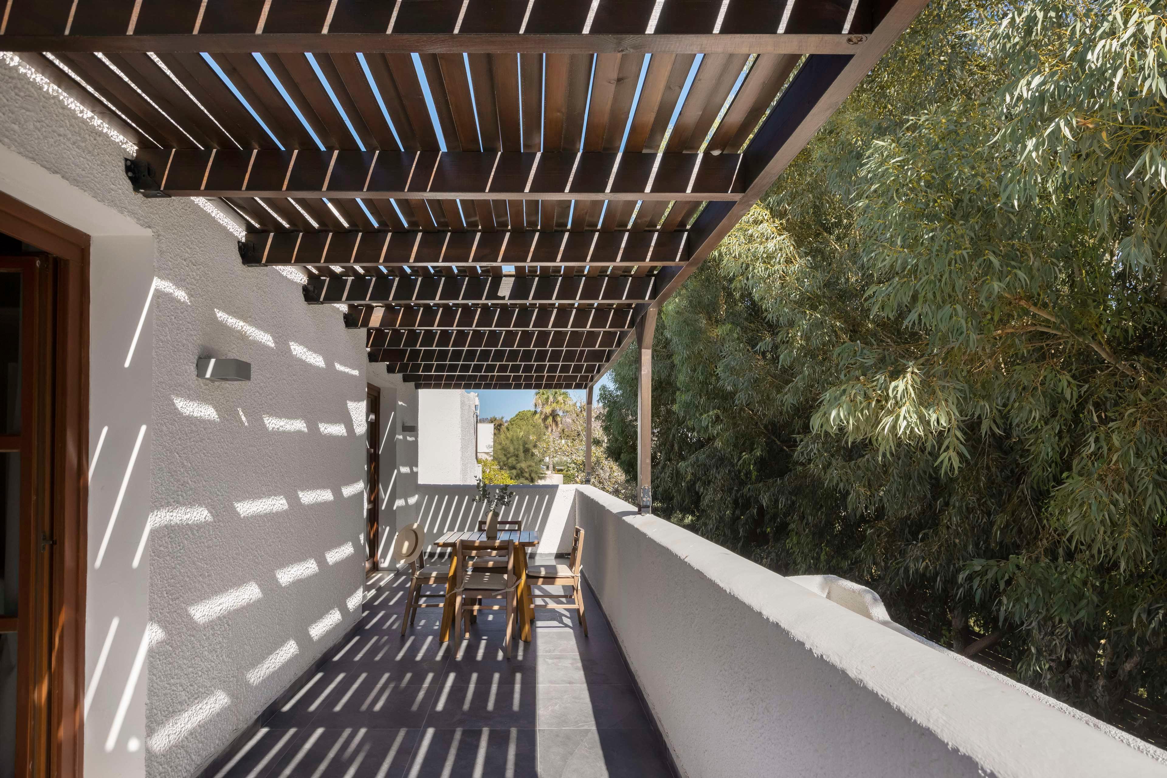 Family Room King Size Bed