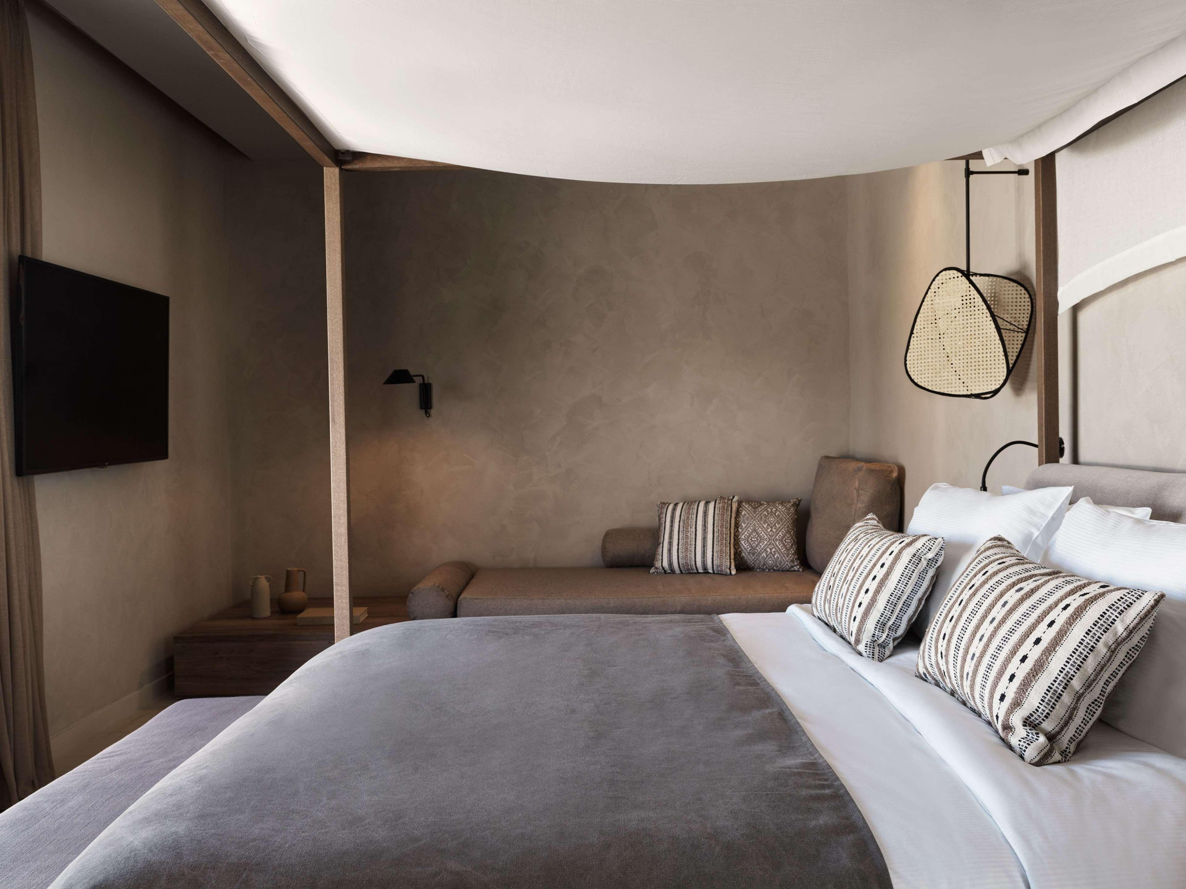 Junior Suite King Size Bed