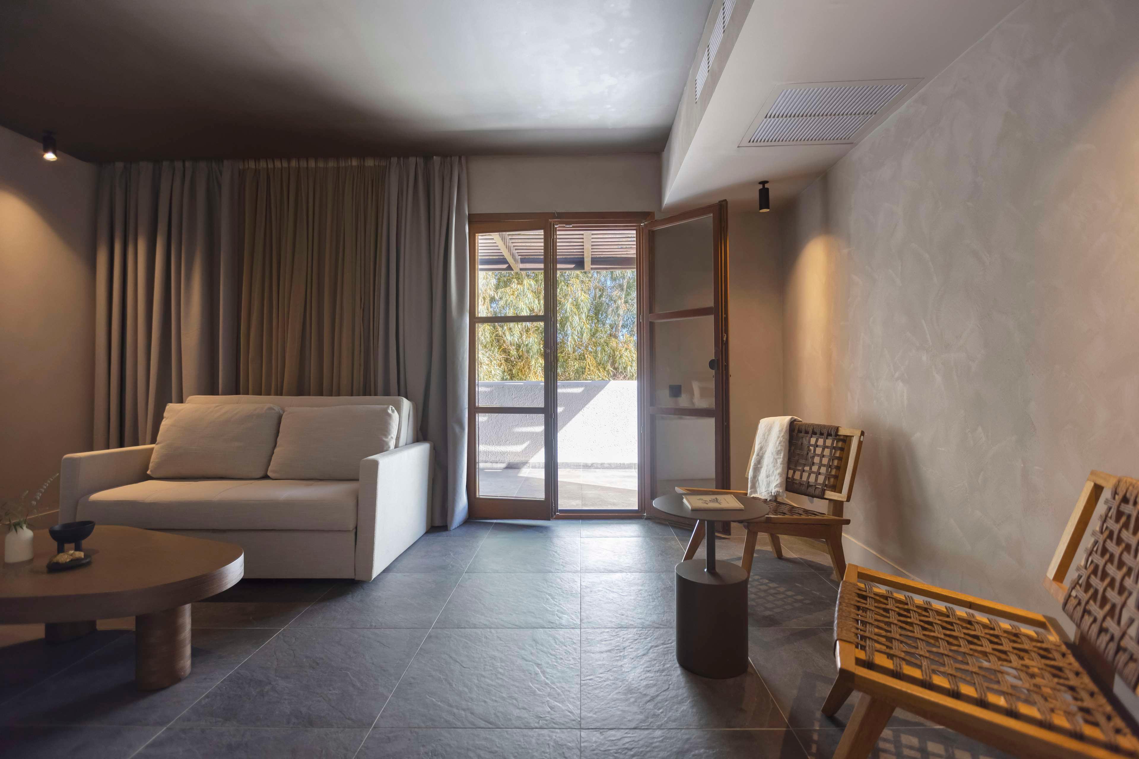 Family Room King Size Bed