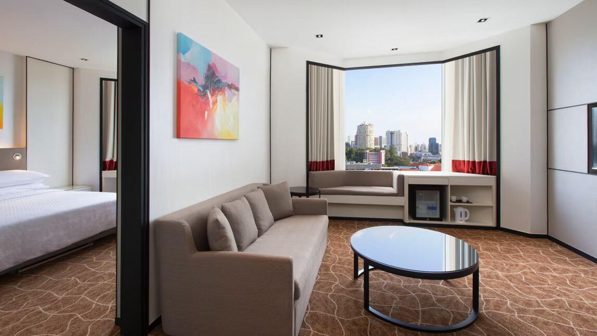 Suite City View King Bed