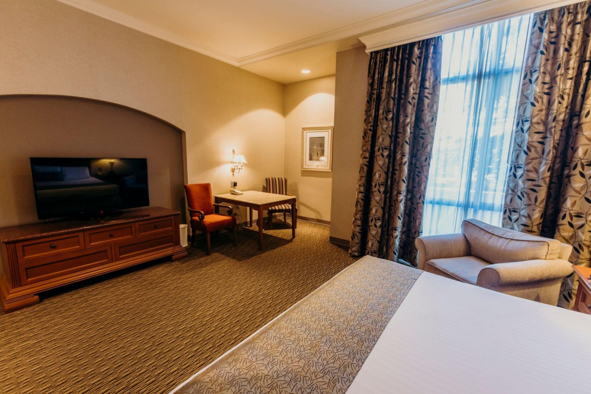 Double Deluxe King Bed