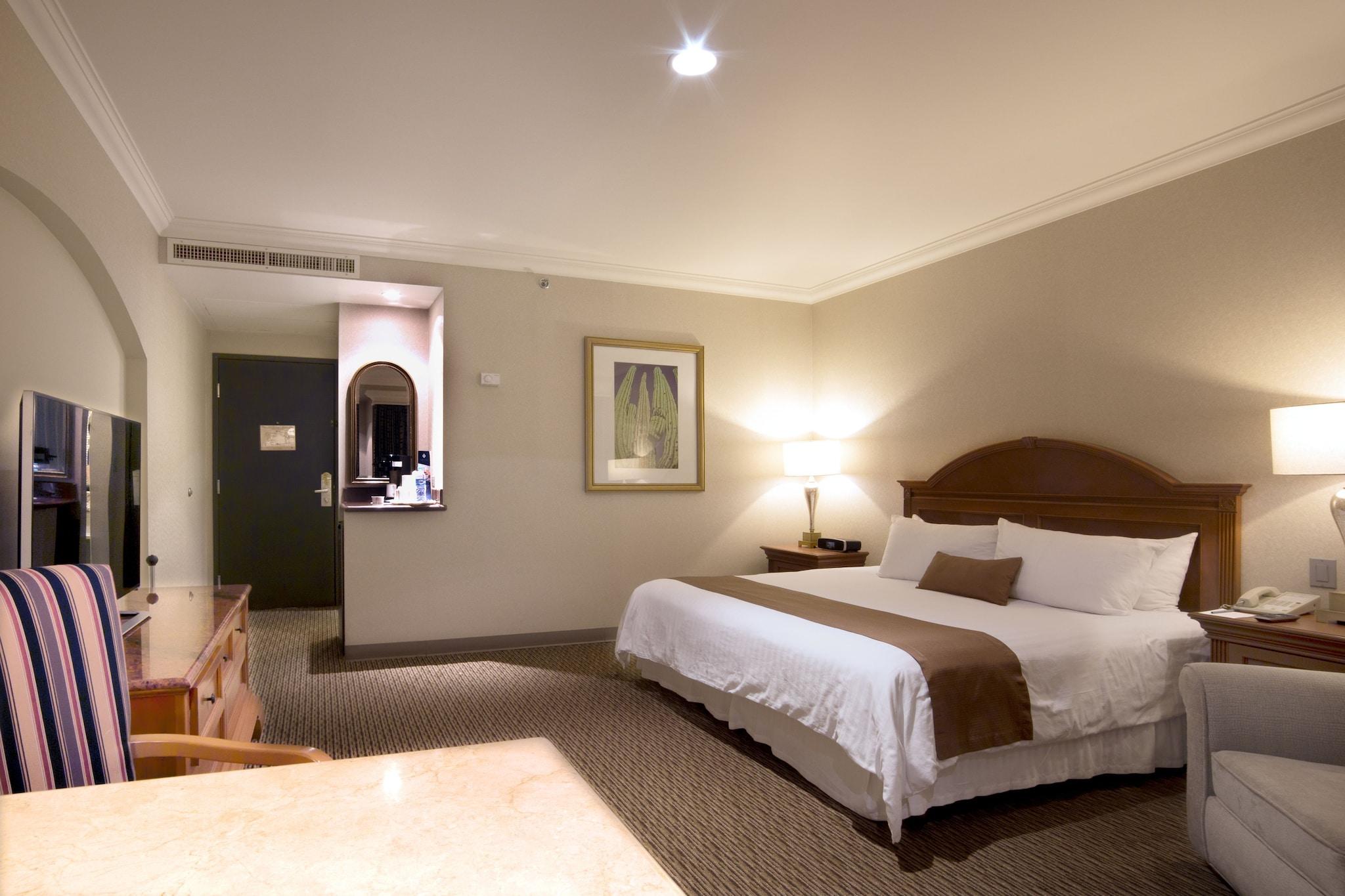 Double Deluxe King Bed
