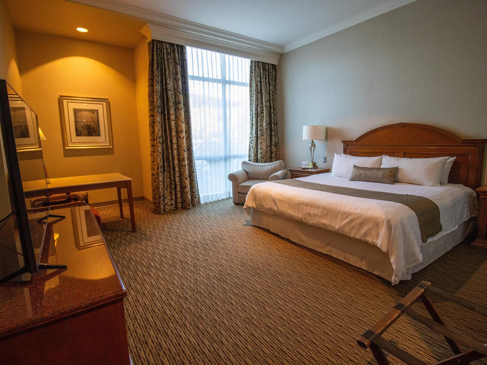 Double Deluxe King Bed