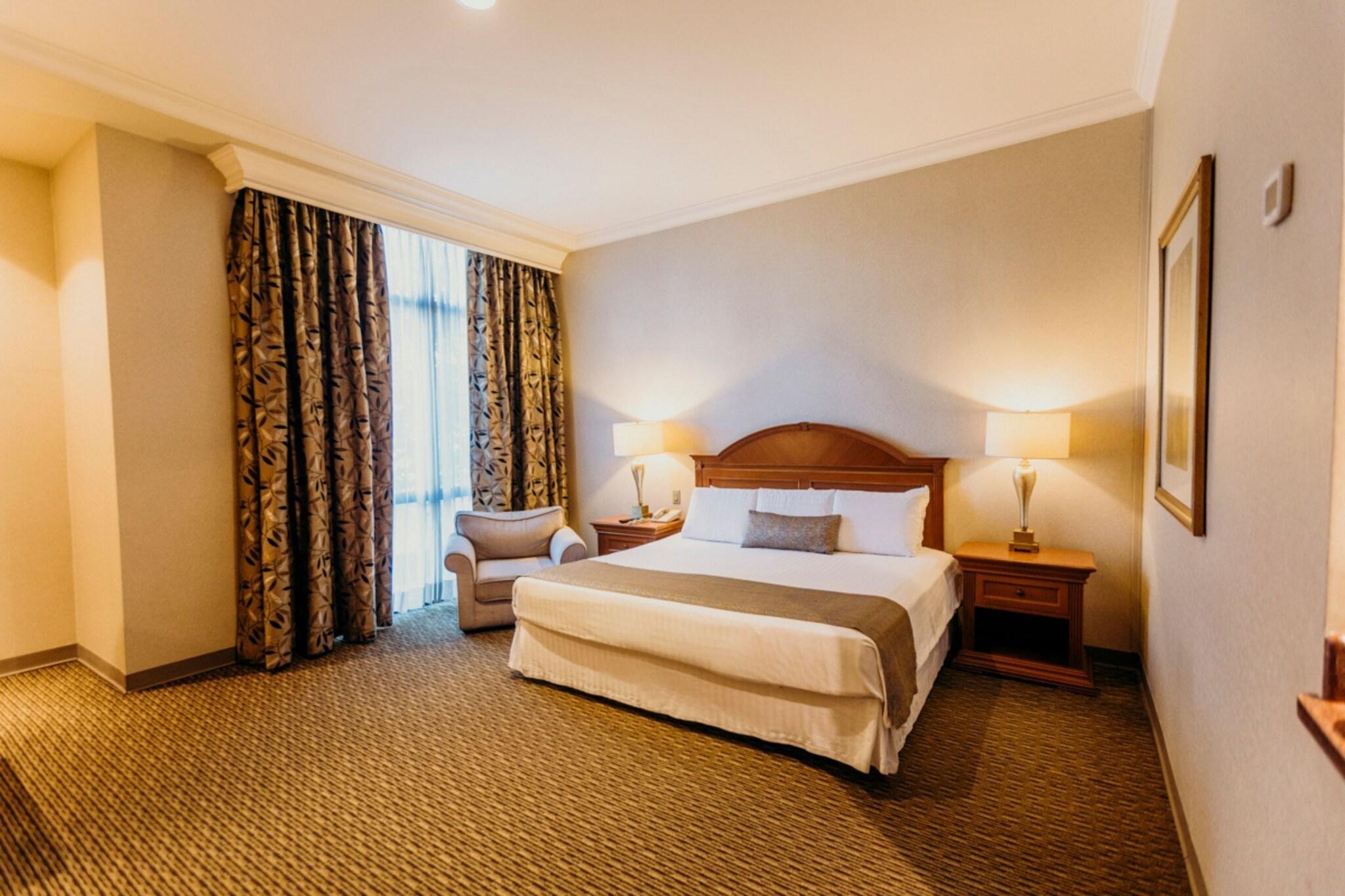 Double Deluxe King Bed