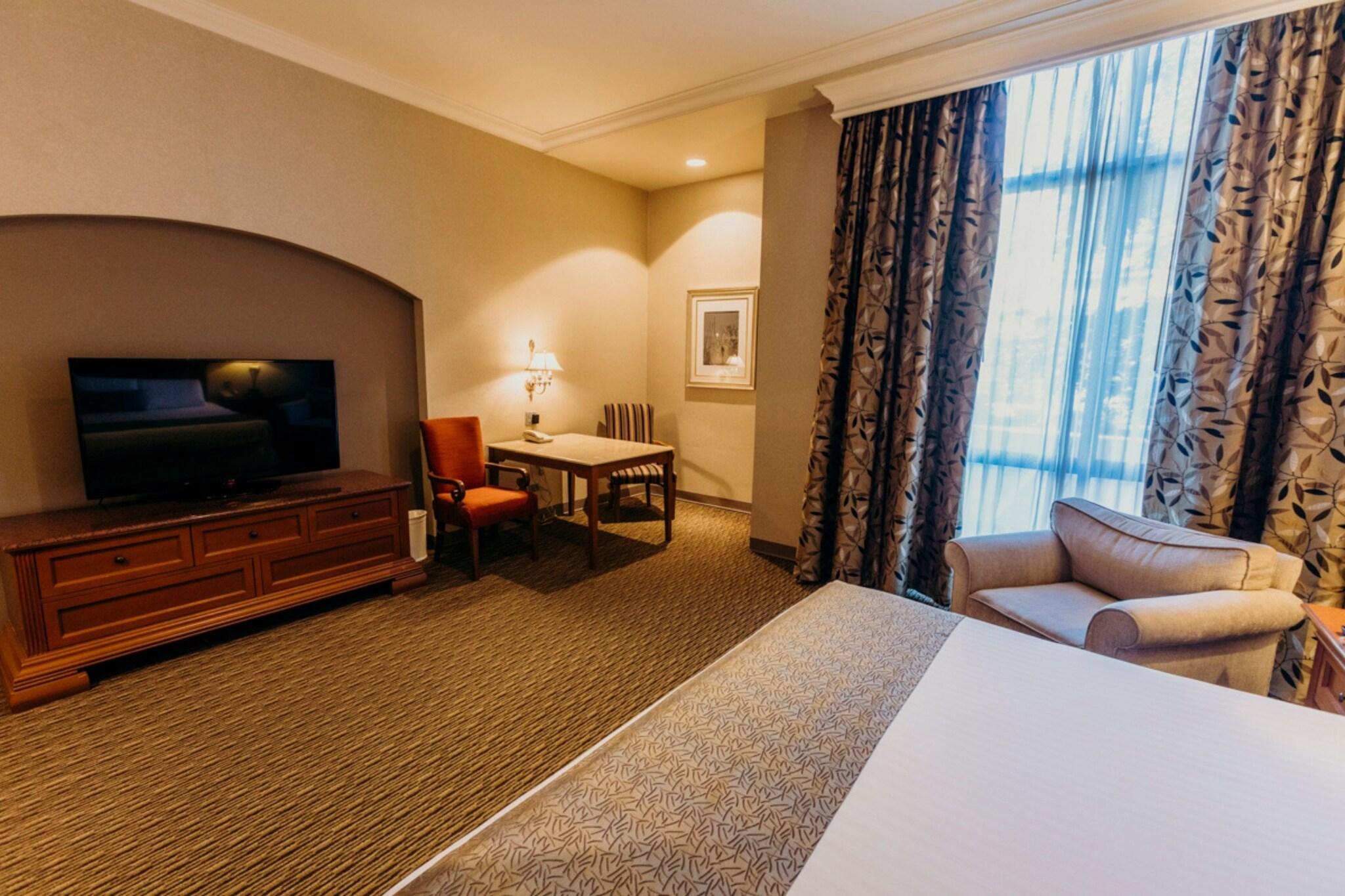 Double Deluxe King Bed