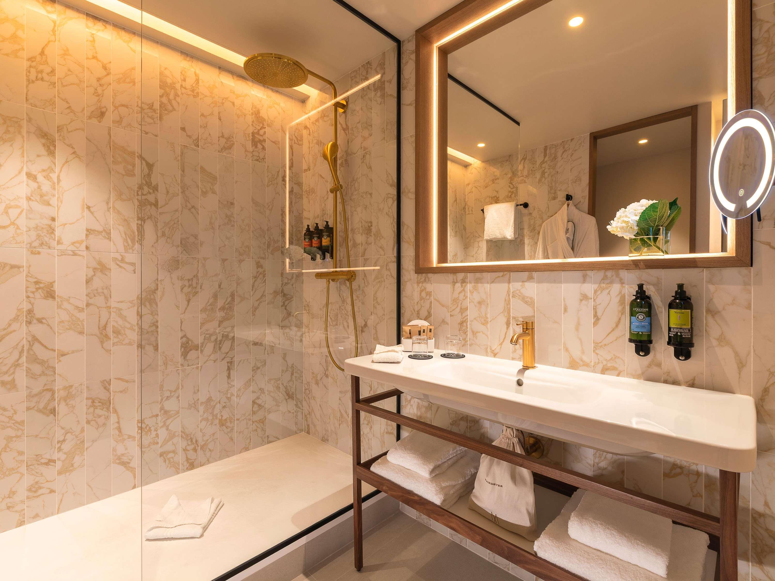 Double Superior Queen Bed