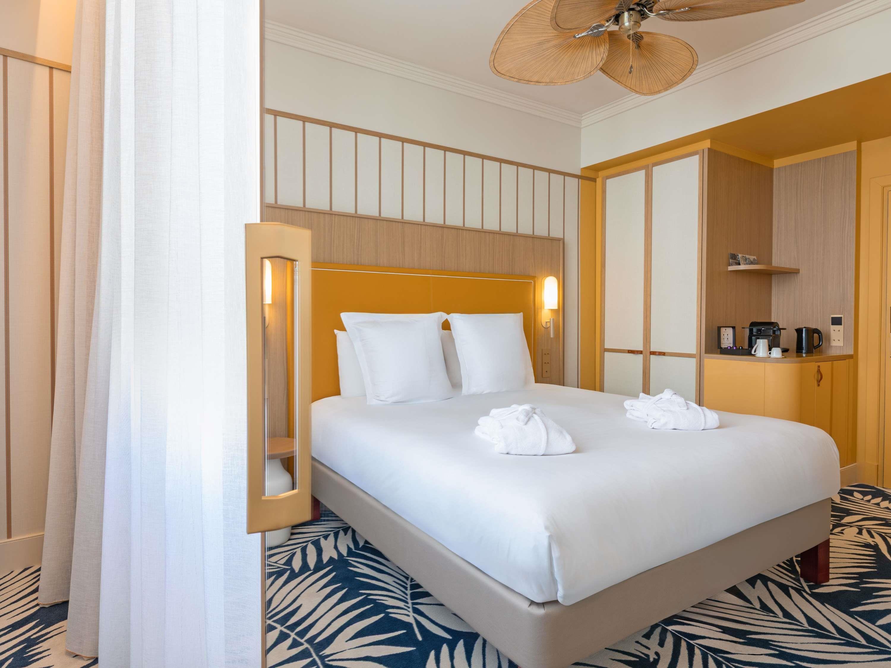 Double Superior Queen Bed