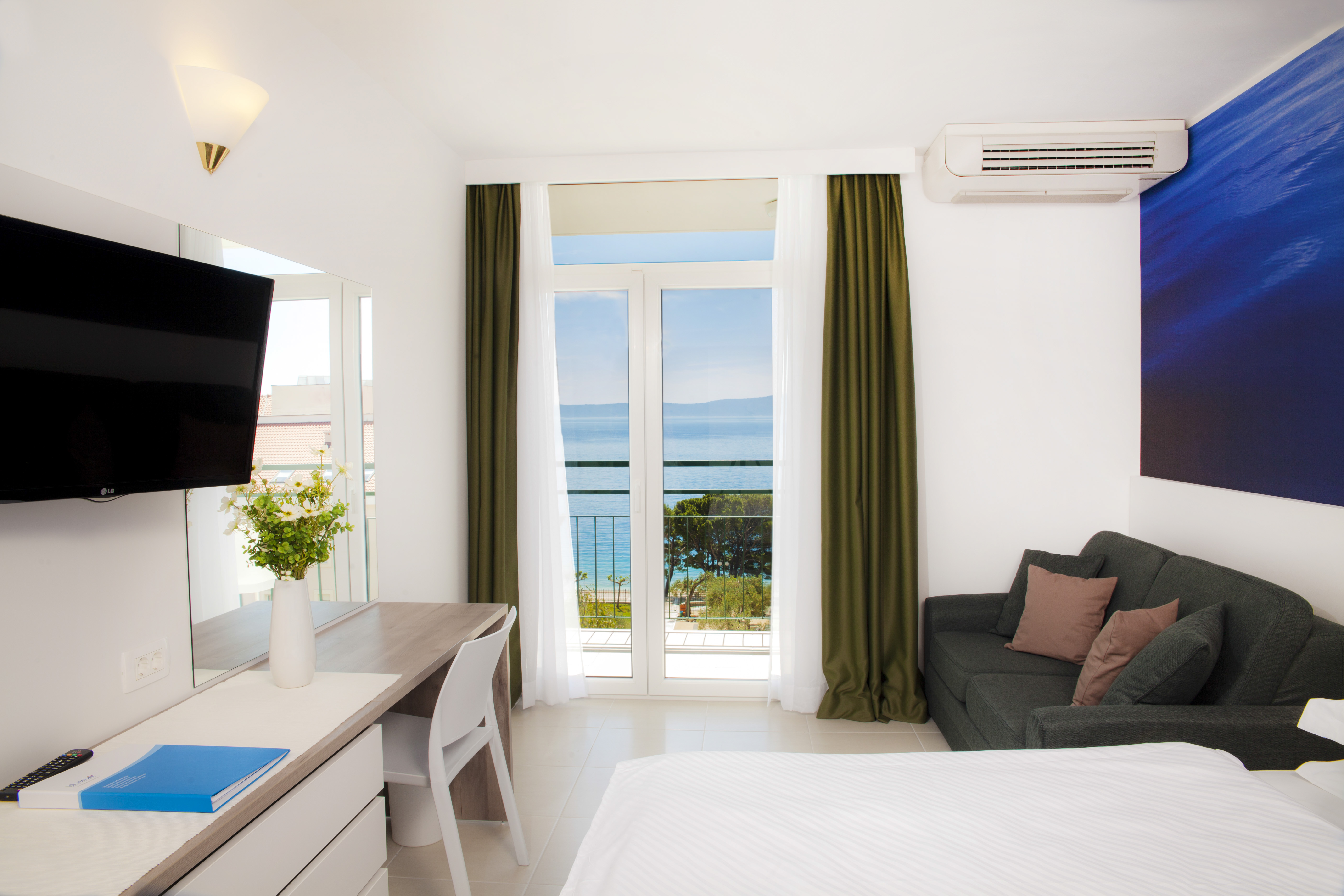 Double Superior Side Sea View