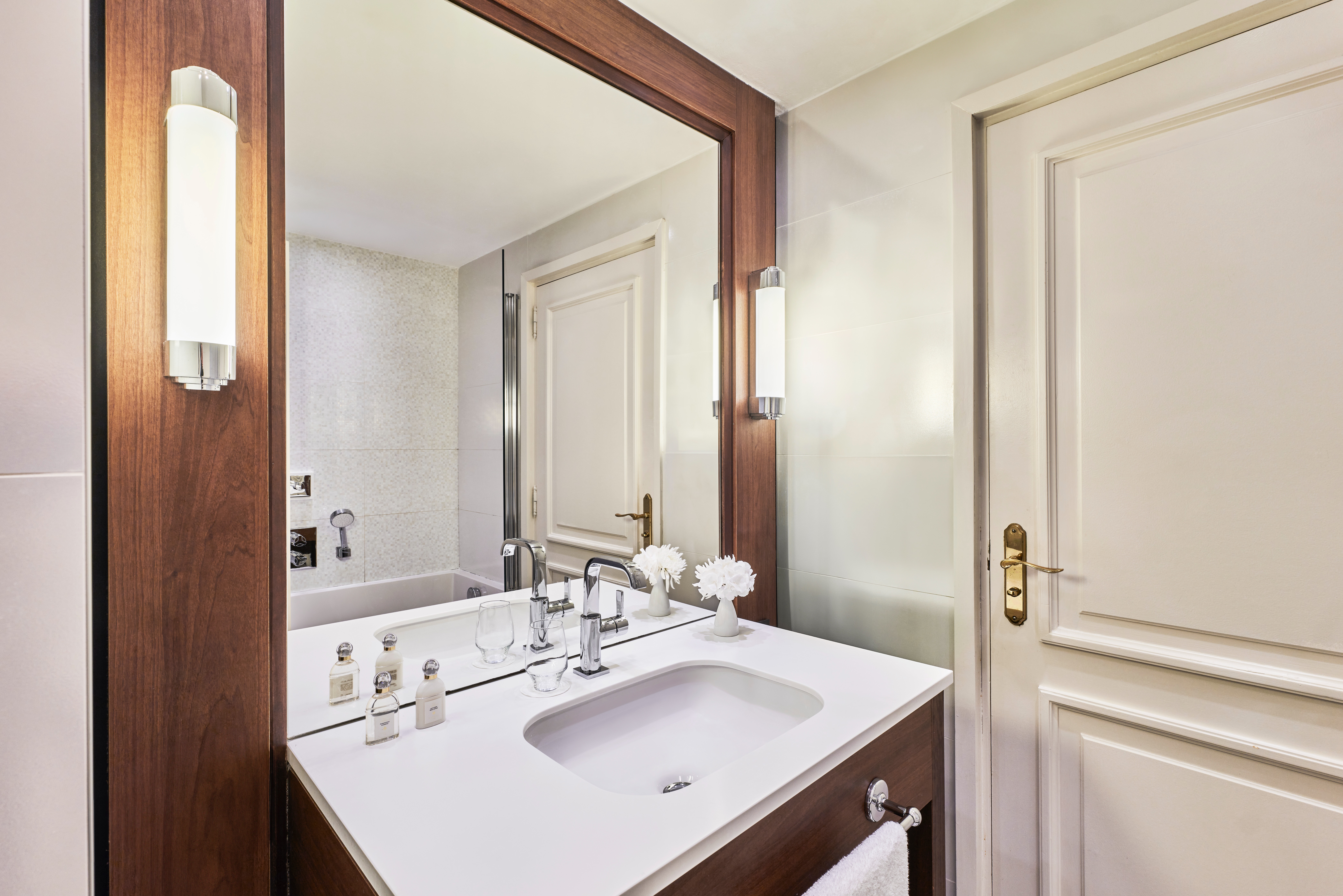 Double Deluxe Side Sea View