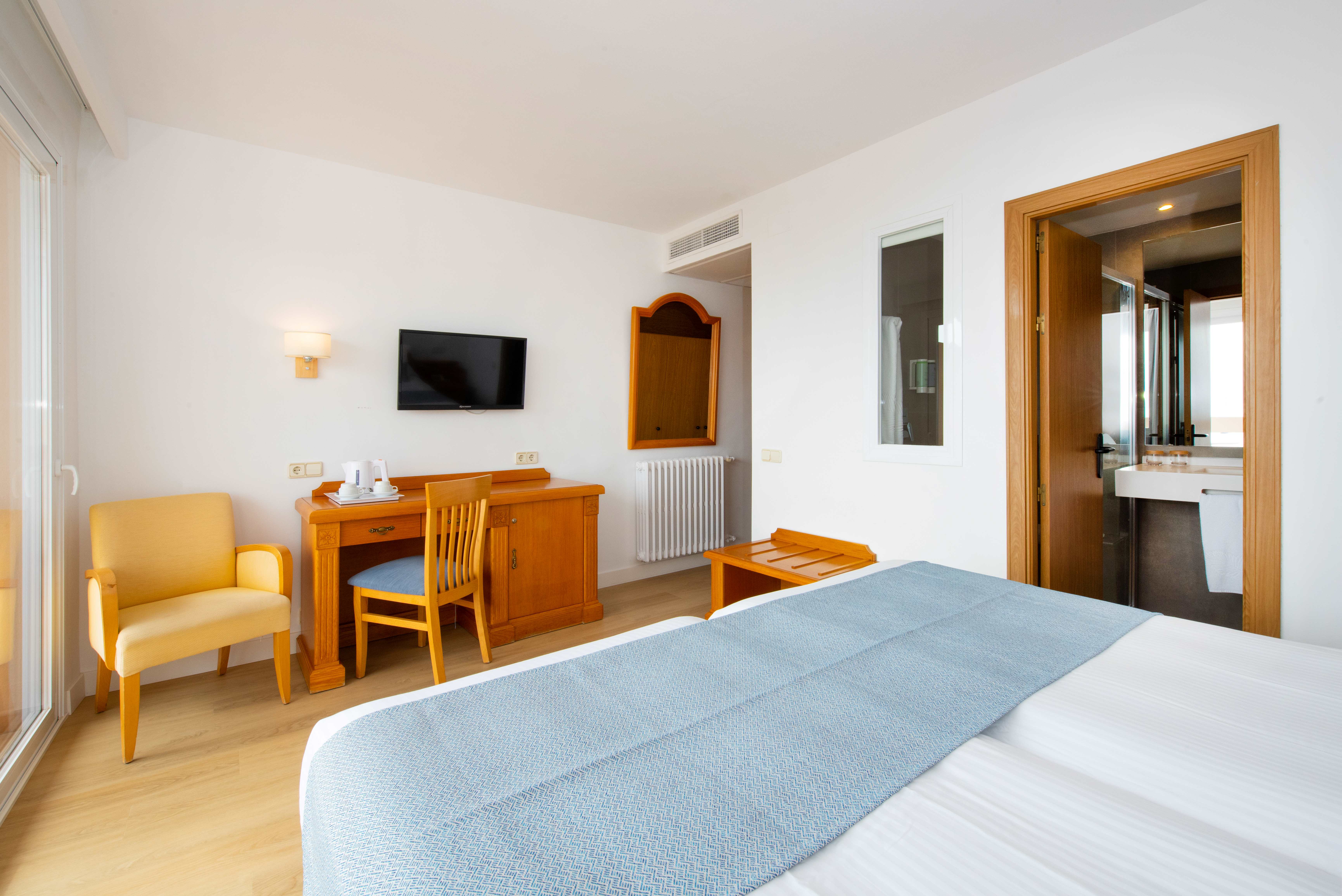 Double or Twin Superior Sea View