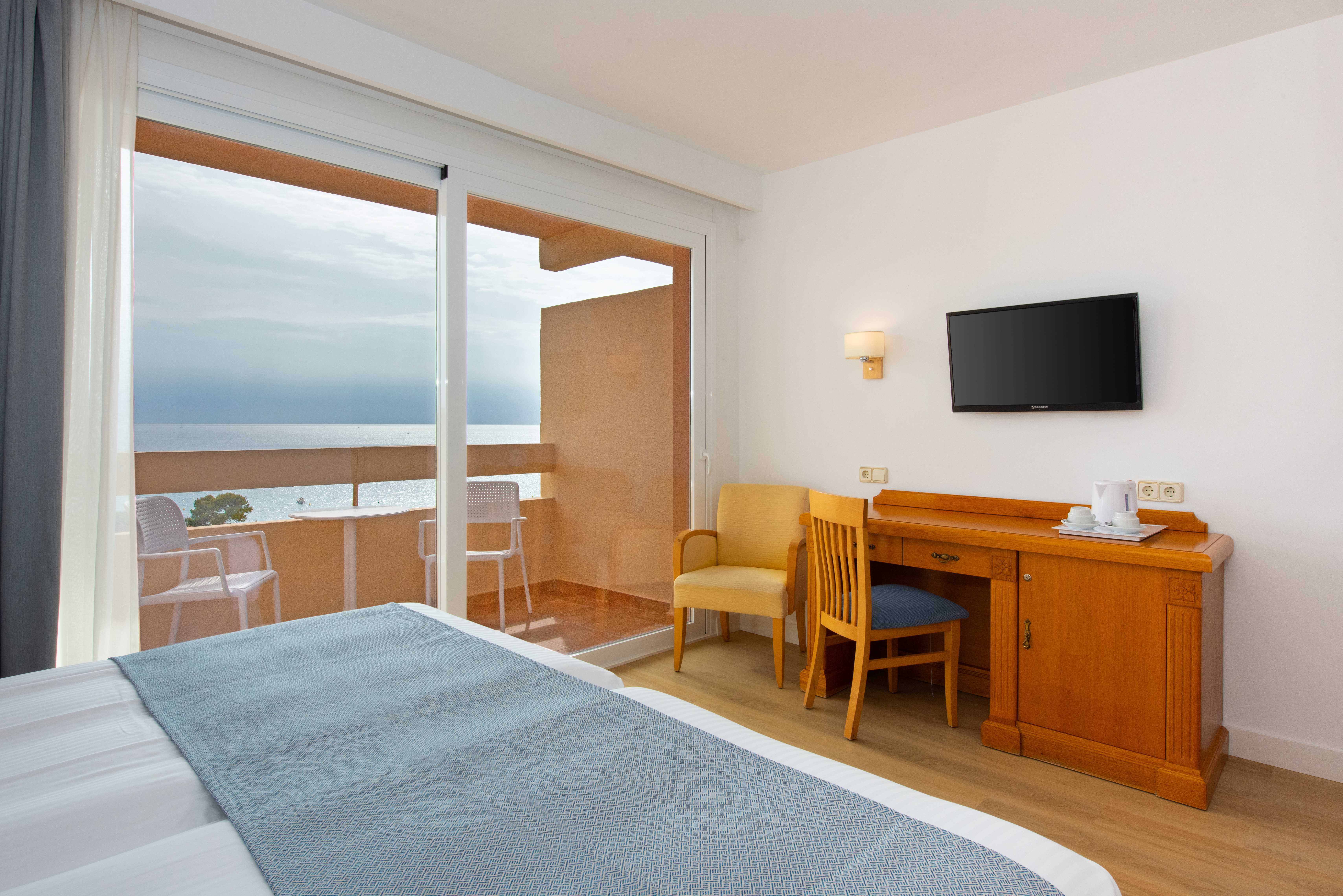 Double or Twin Superior Sea View