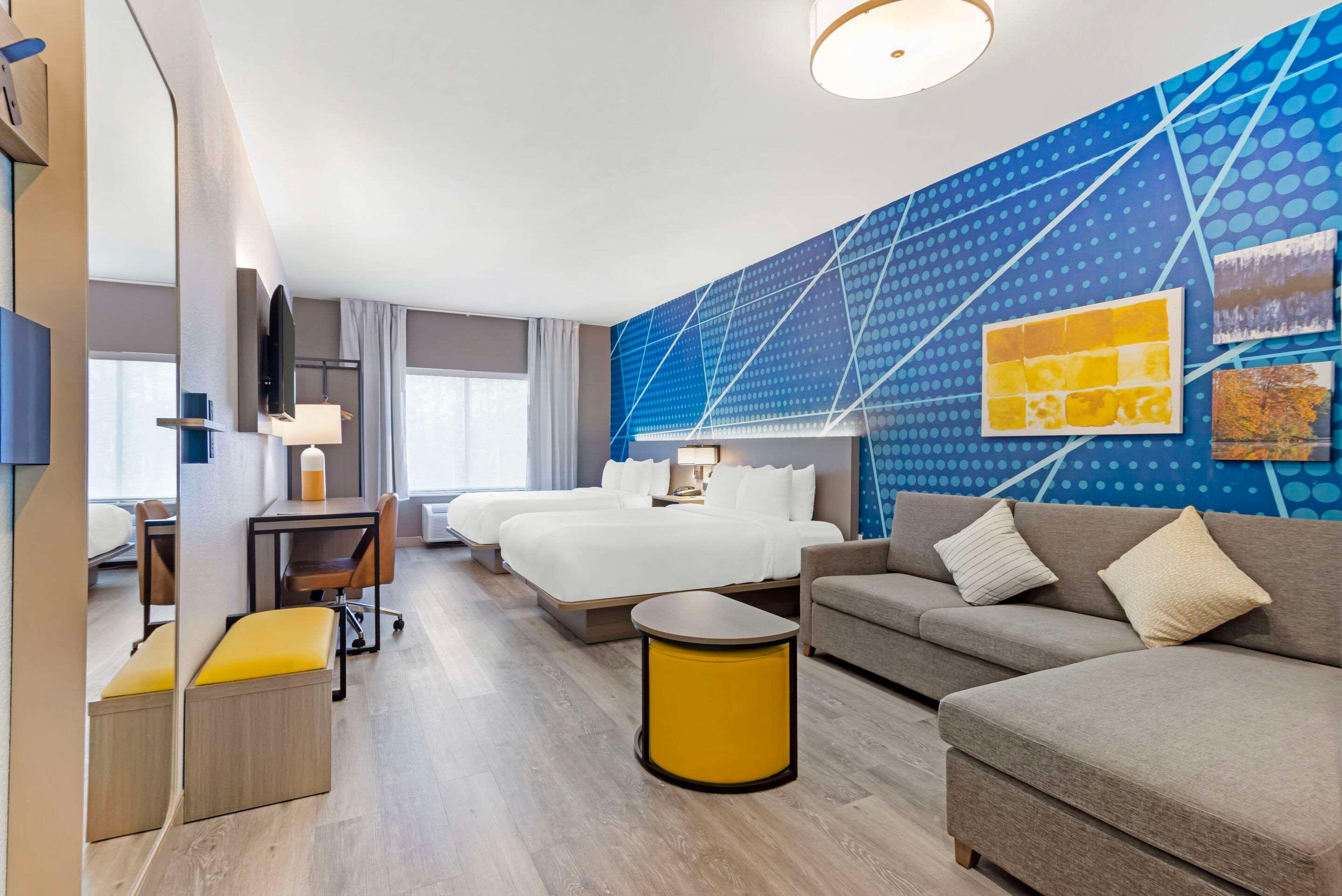 Suite Two Queen Beds Non Smoking