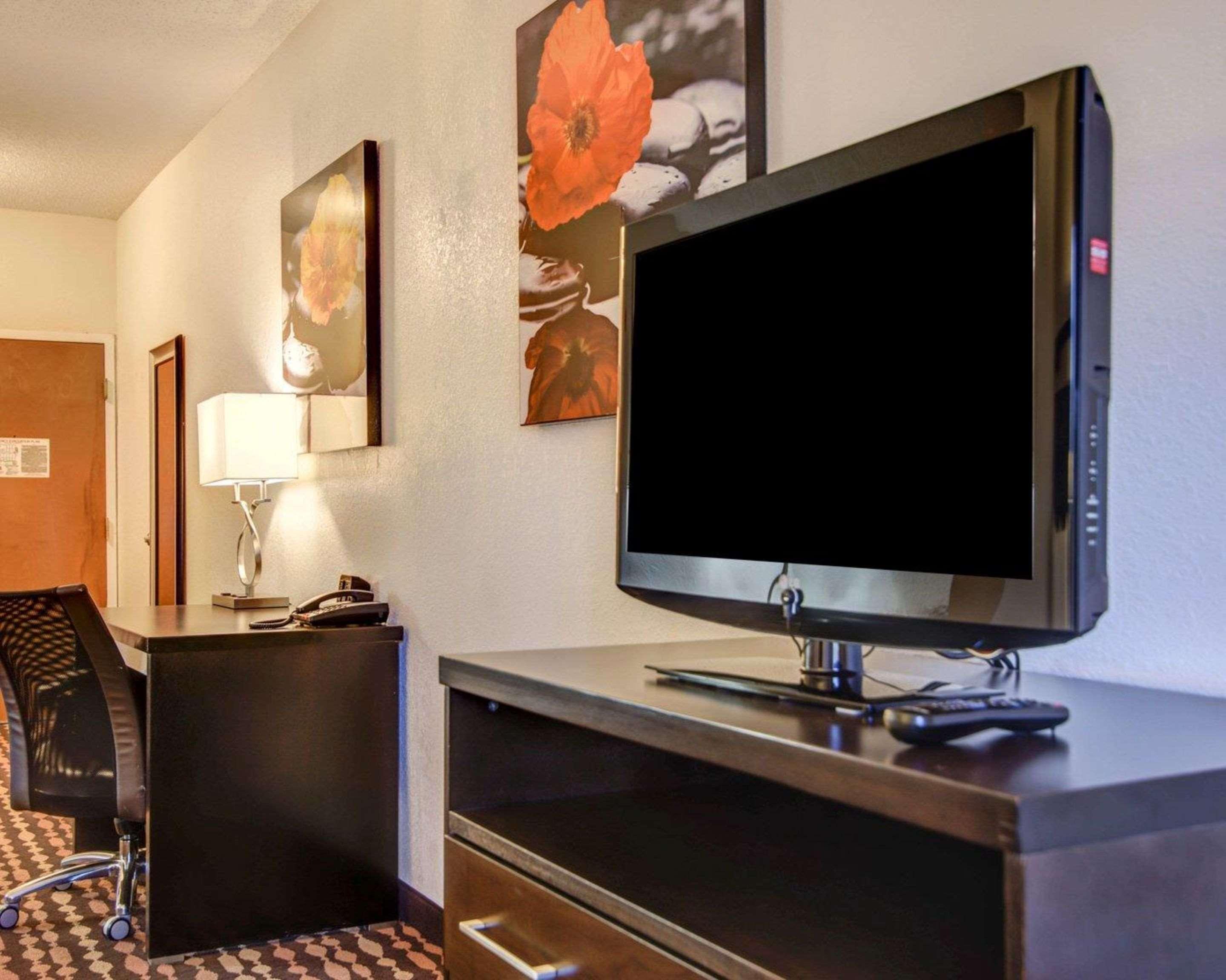 Suite Two Queen Beds Non Smoking