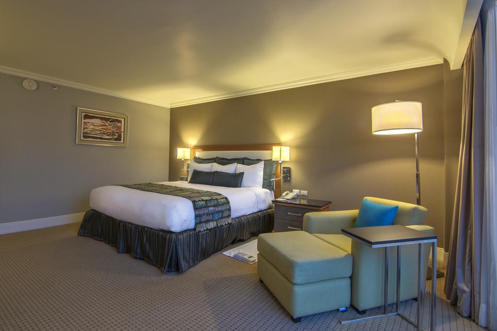 Double Deluxe King Bed