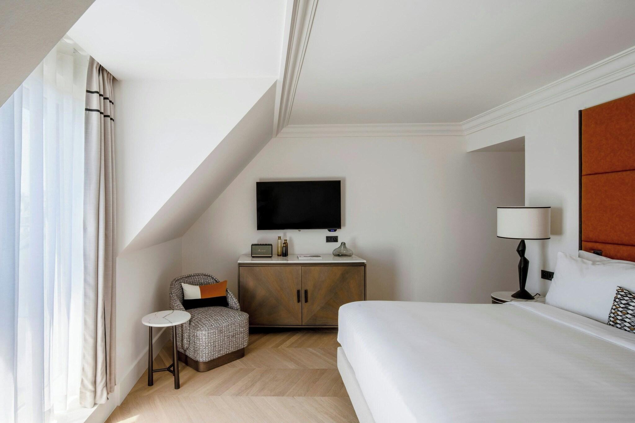 Double Deluxe Guest Room