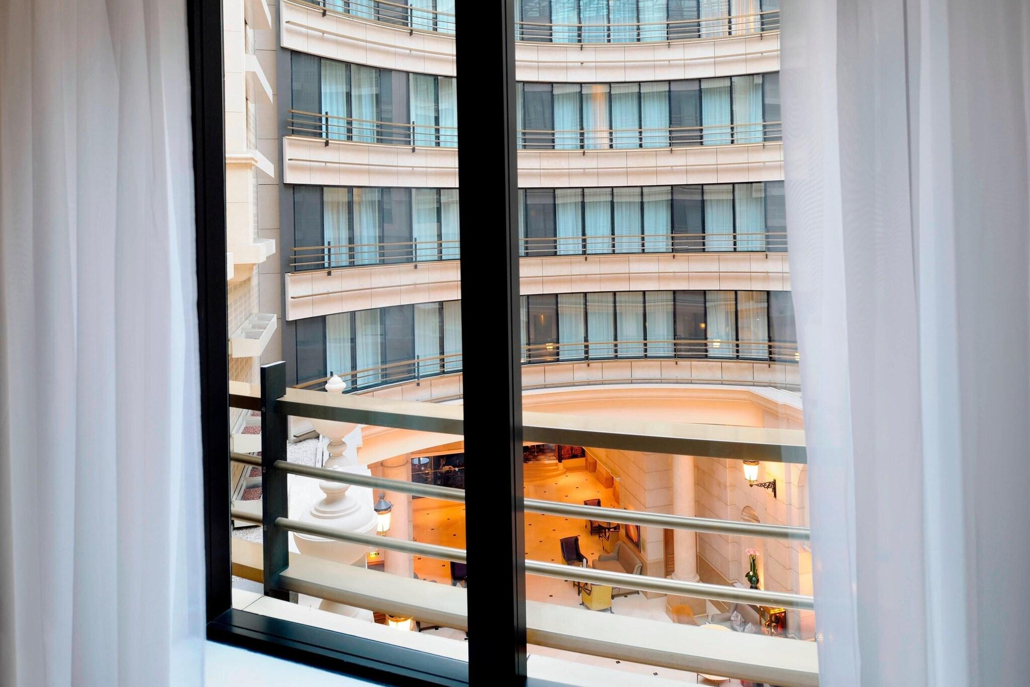 Double Deluxe King Bed