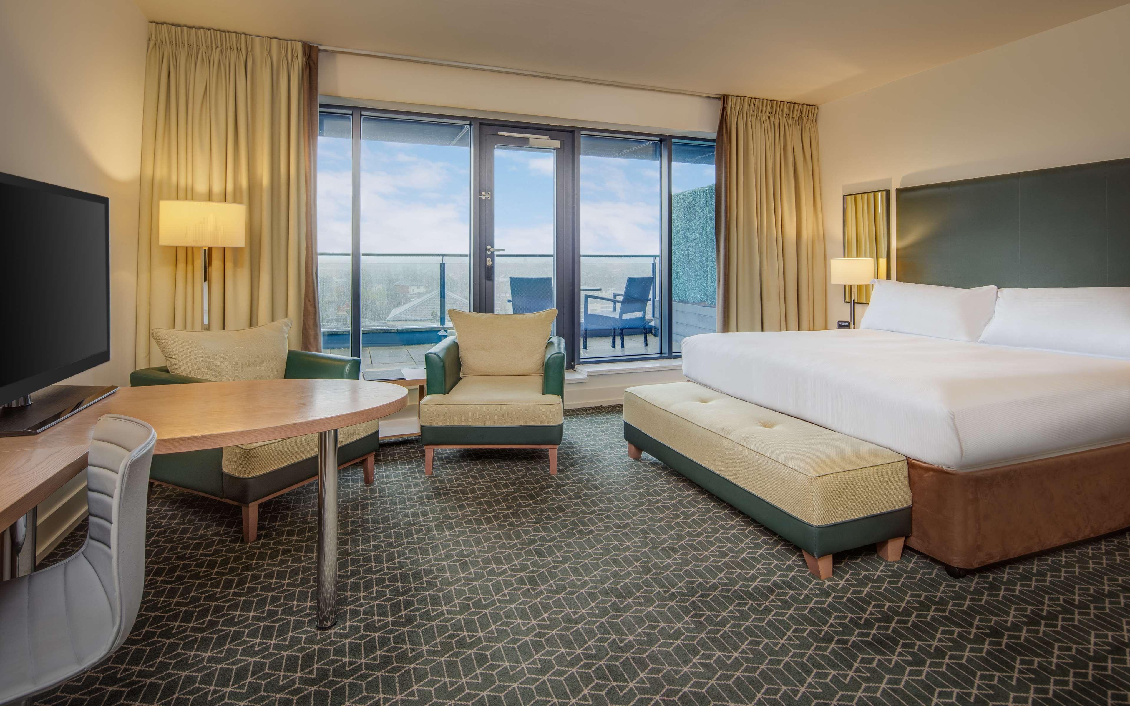 Studio King Size Bed