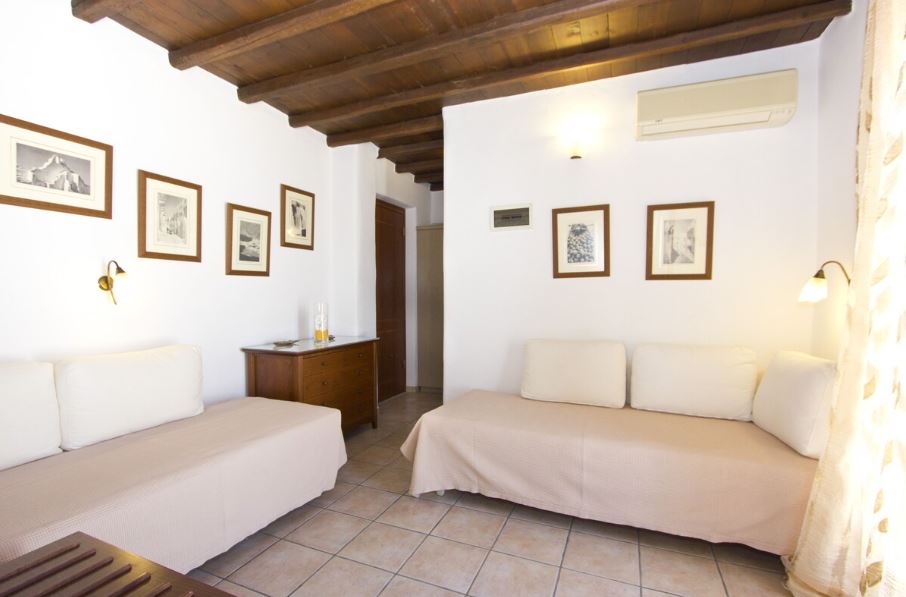 Family Room Capacity 4