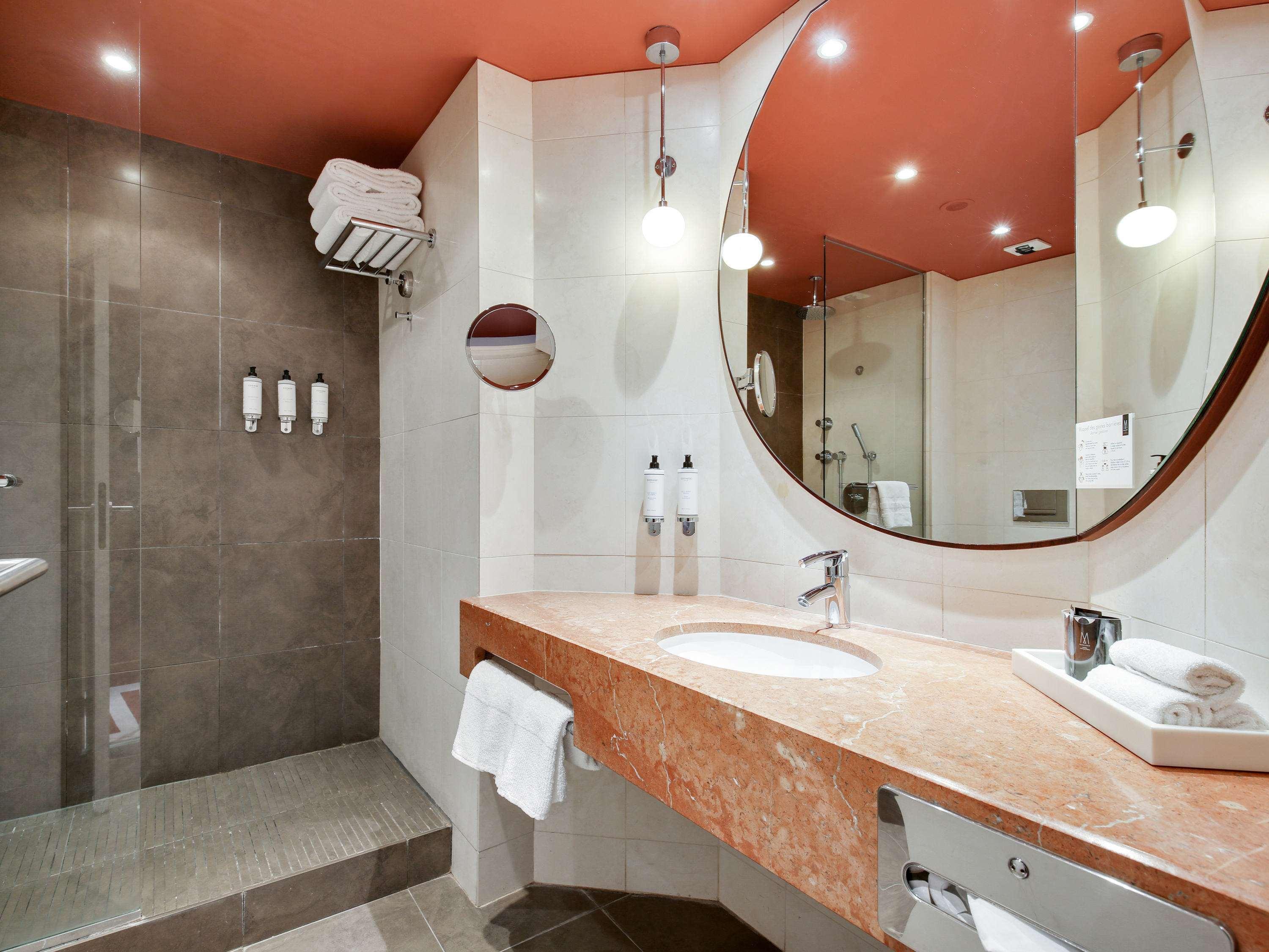 Double Deluxe King Bed