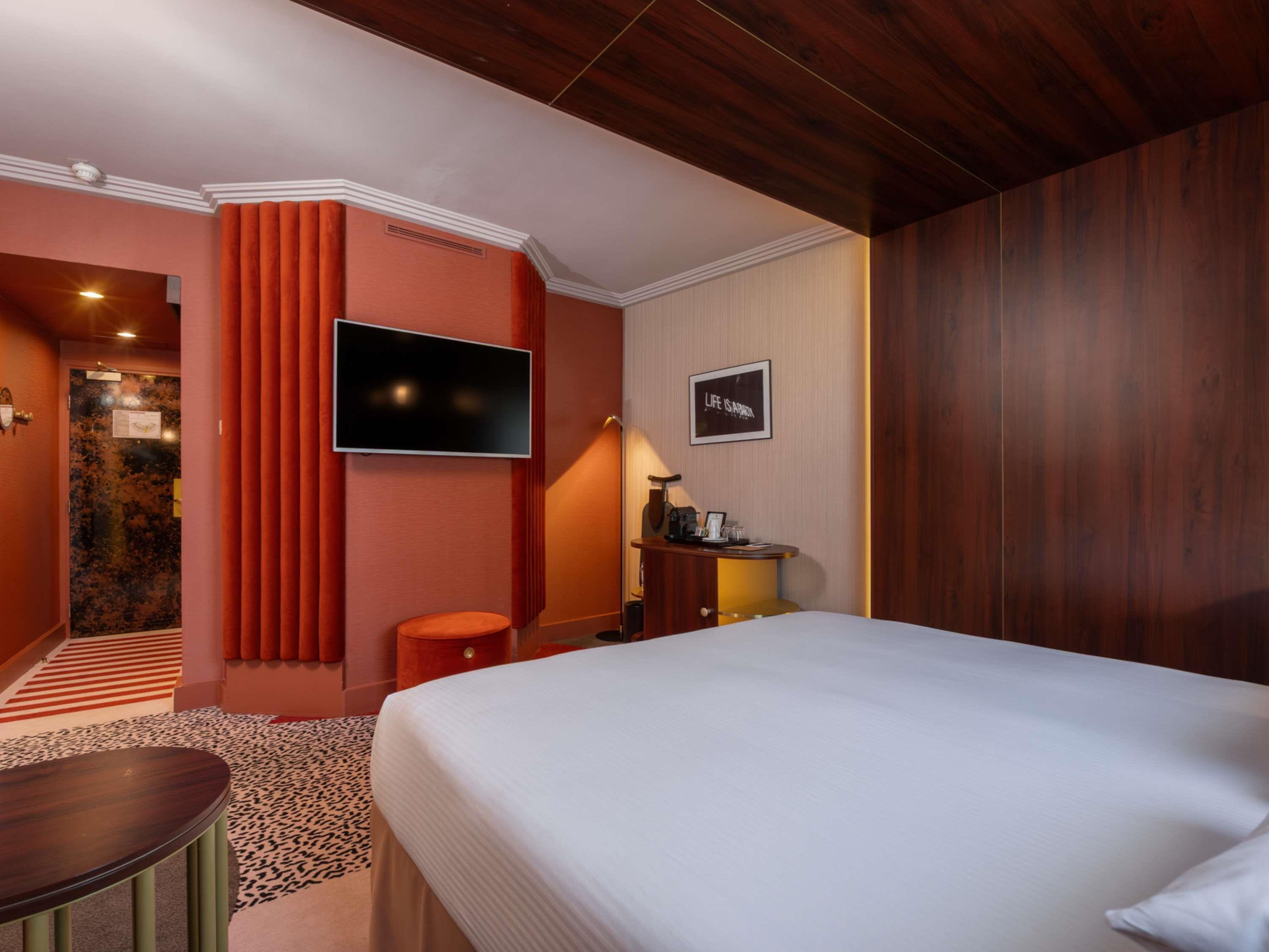 Double King Size Bed