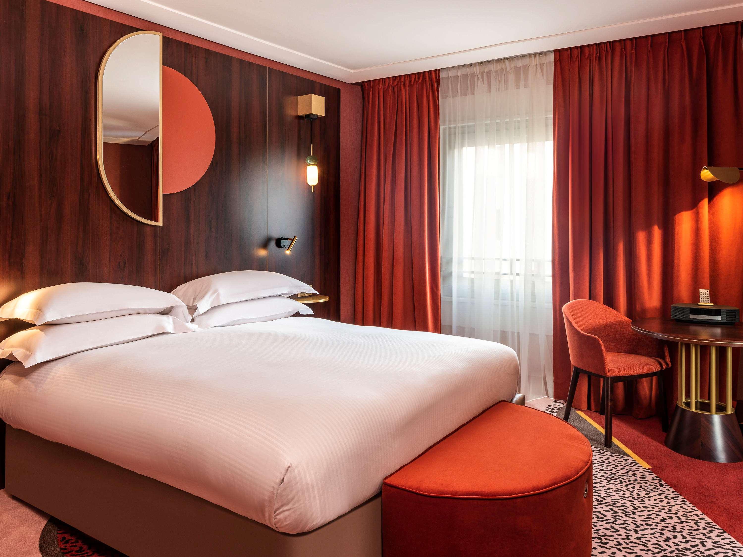 Double Deluxe King Bed